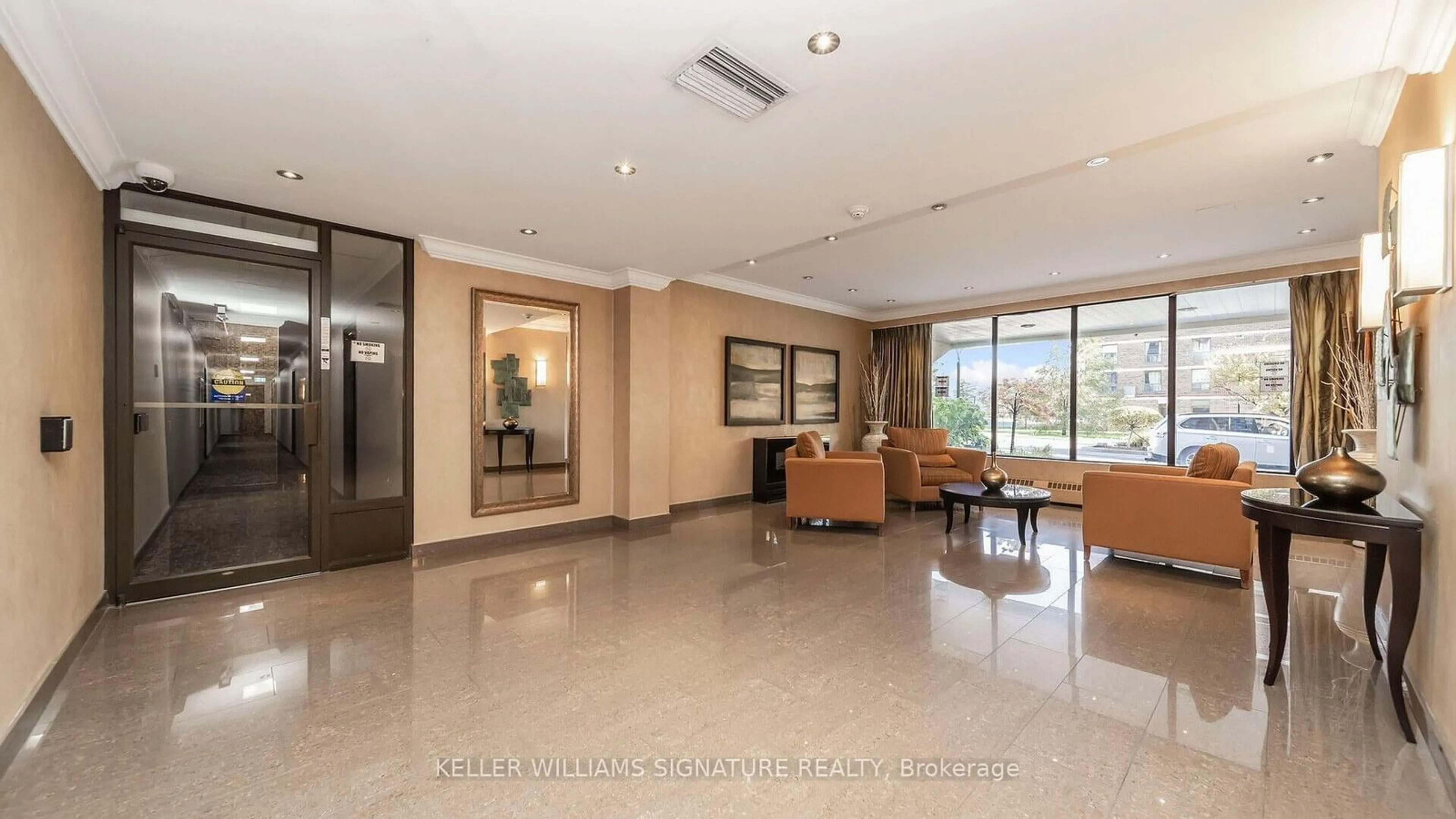 Indoor lobby, ceramic floors for 3170 Kirwin Ave #1601, Mississauga Ontario L5A 3R1