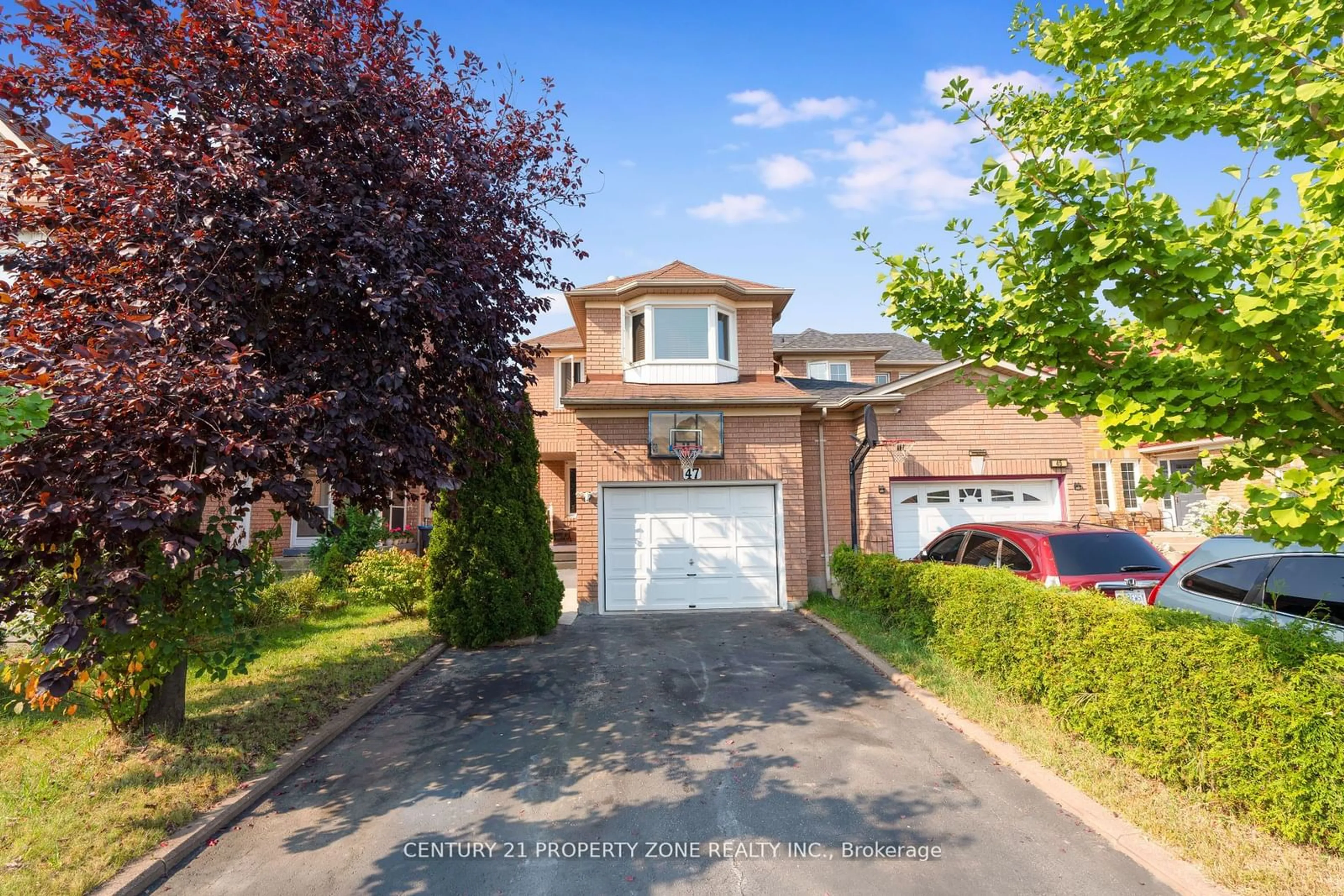 A pic from exterior of the house or condo, the street view for 47 Alaskan Summit Crt, Brampton Ontario L6R 1P1