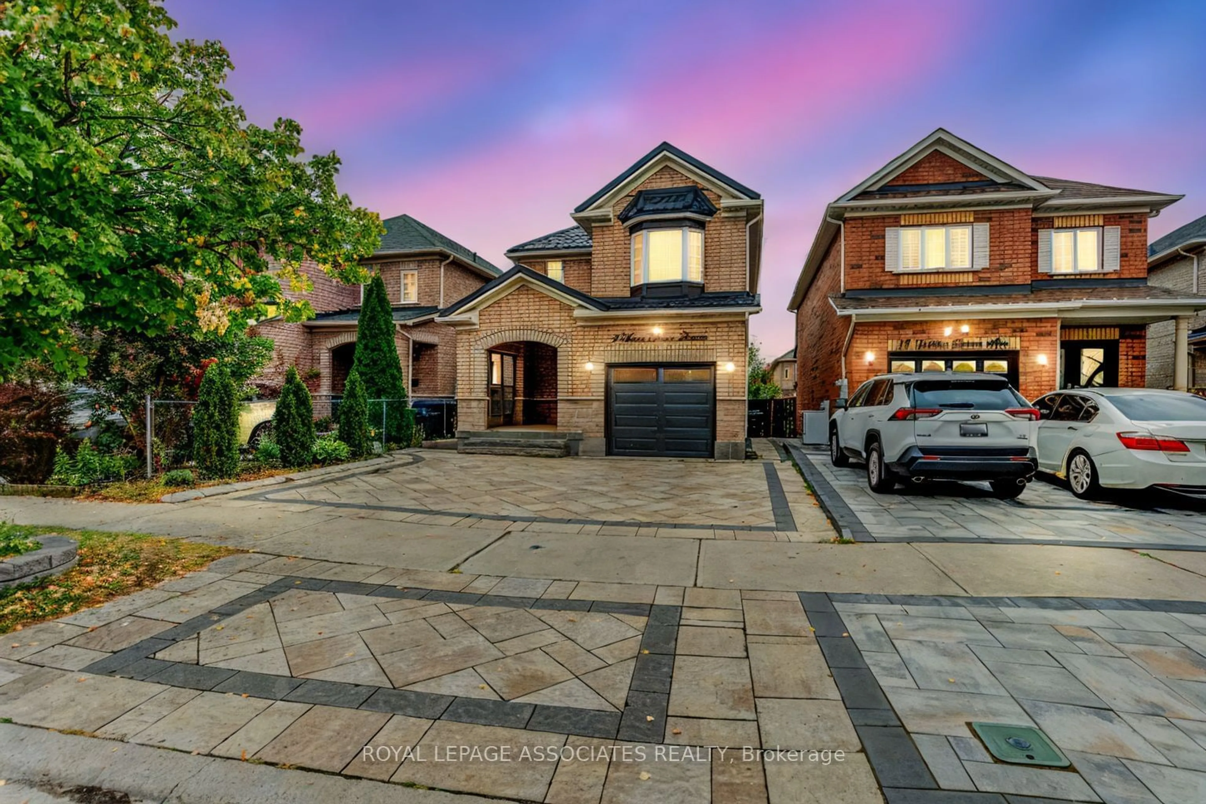 Frontside or backside of a home, the street view for 9 Weston Downs Ave, Toronto Ontario M9N 3Z5