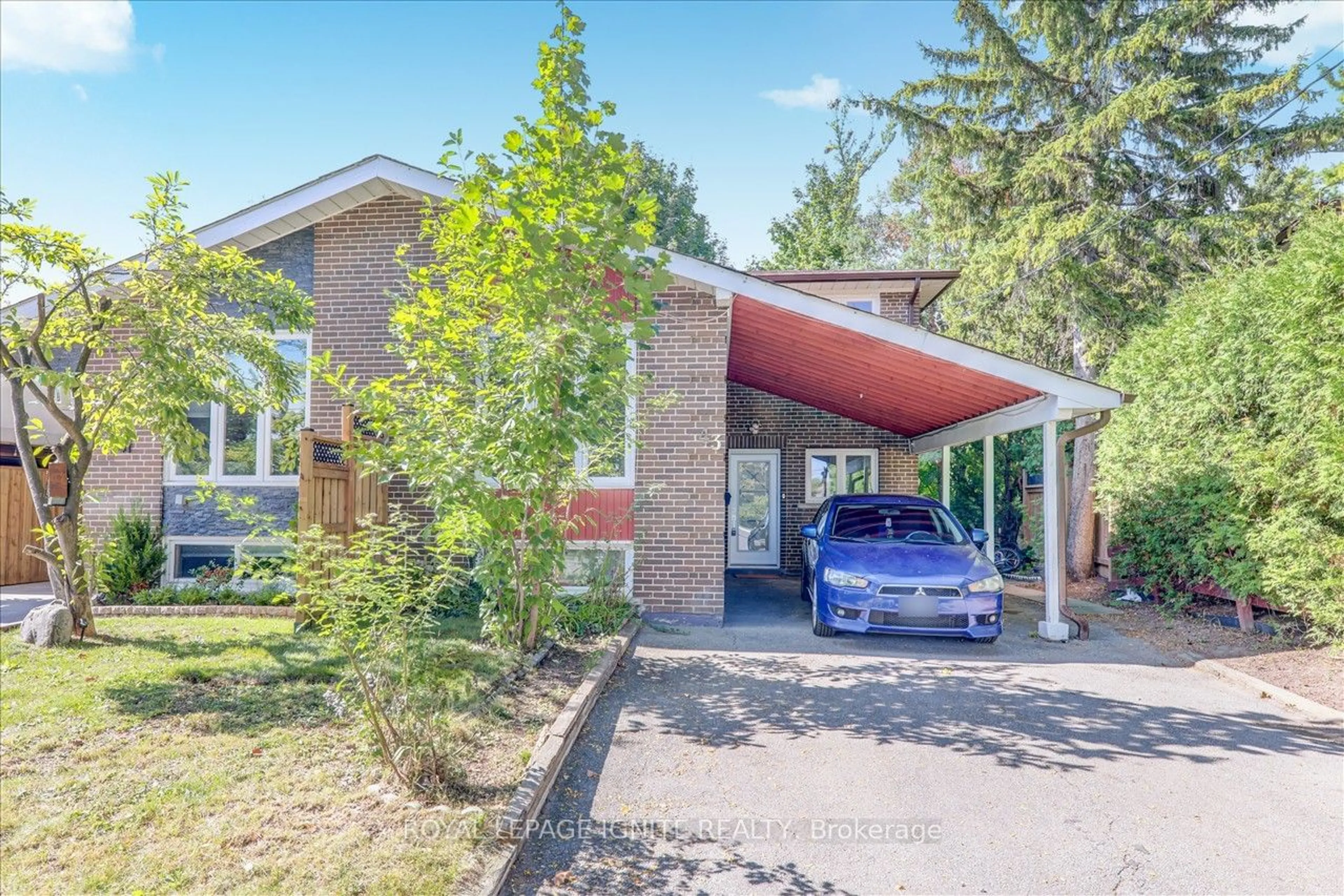 A pic from exterior of the house or condo, the street view for 43 Faulkner Cres, Toronto Ontario M9M 2B9