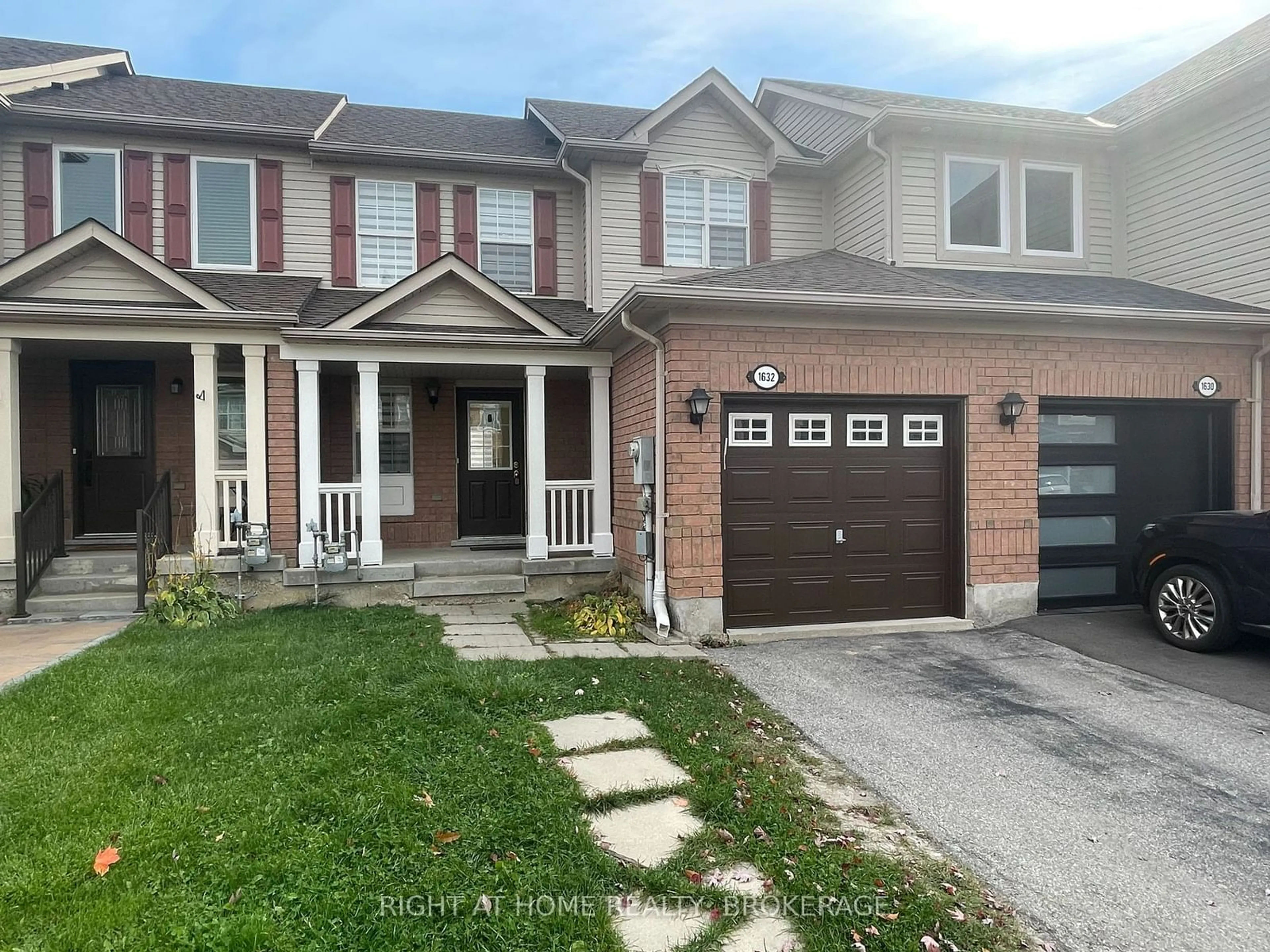 Home with brick exterior material for 1632 Beard Dr, Milton Ontario L9T 5N2