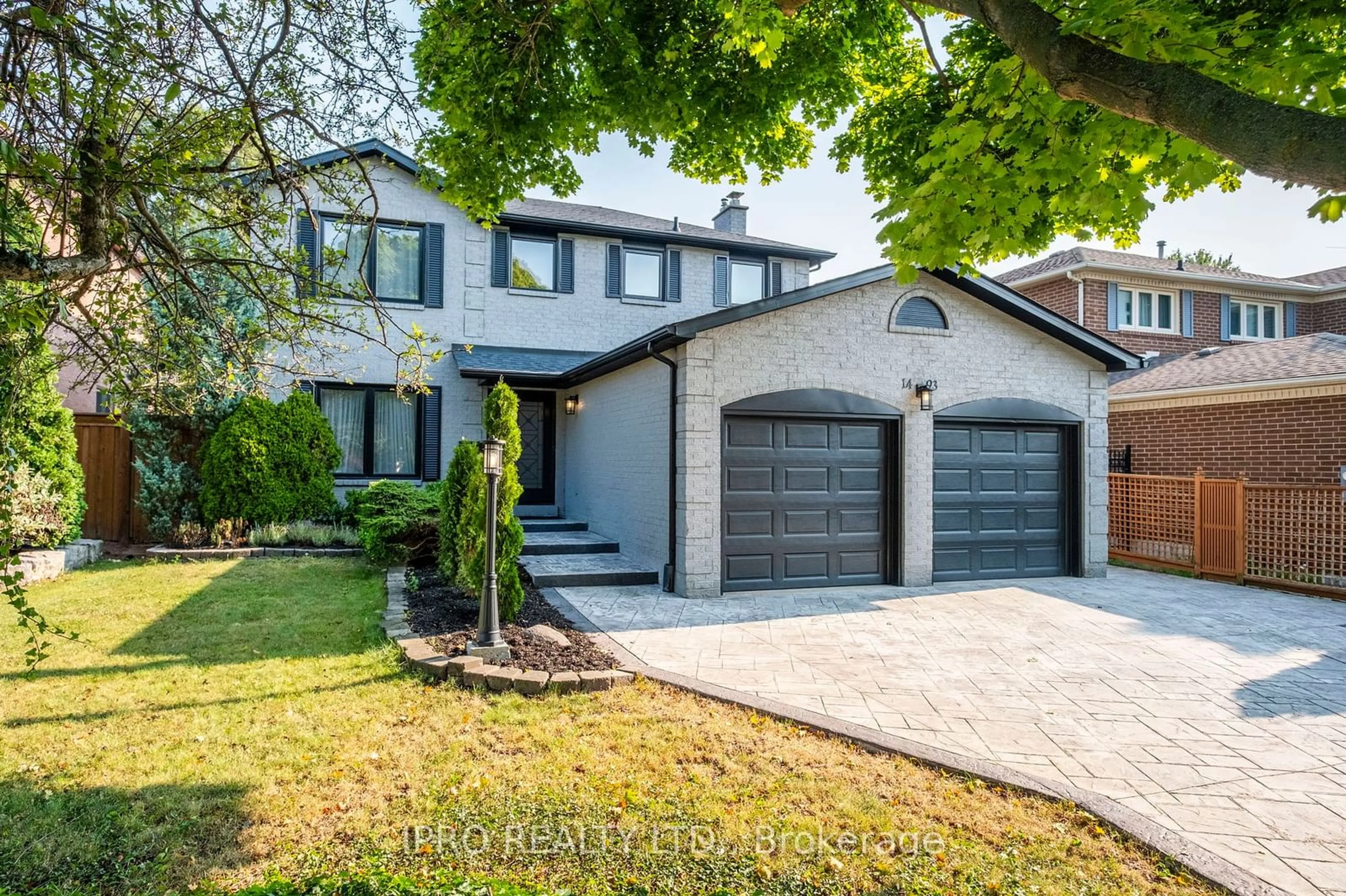 Home with brick exterior material for 1493 Queensbury Cres, Oakville Ontario L6H 4G6