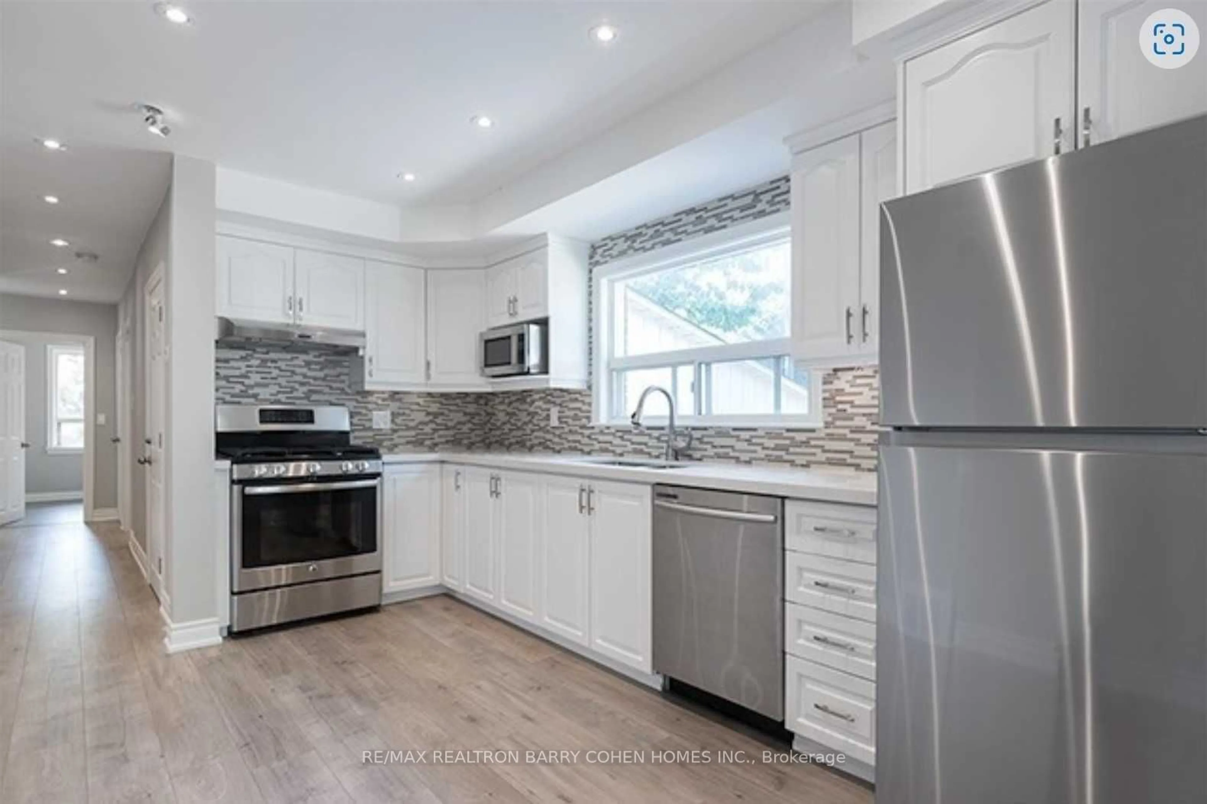 Open concept kitchen for 15 Delroy Dr, Toronto Ontario M8Y 1M8