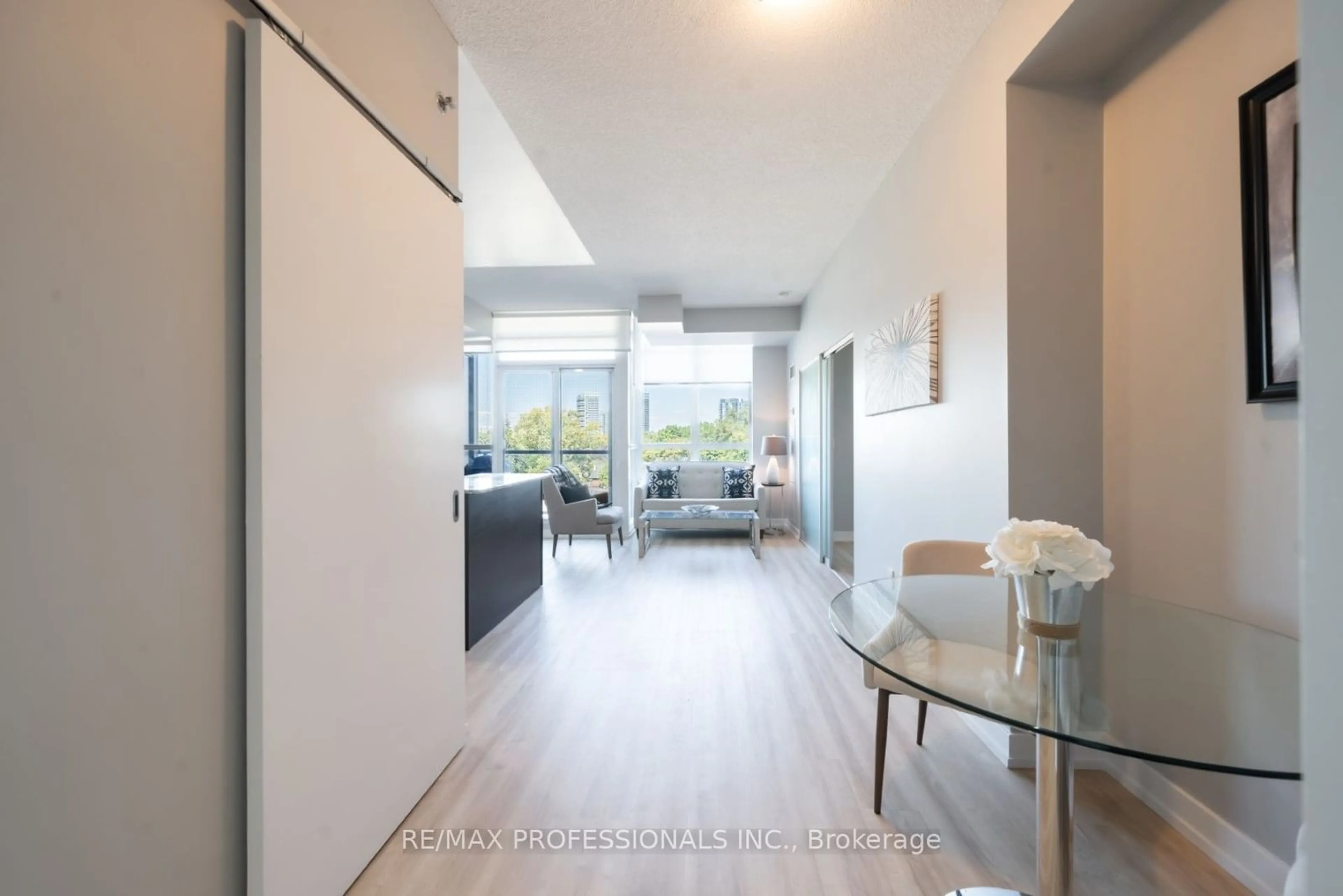 Indoor entryway, wood floors for 11 Superior Ave #617, Toronto Ontario M8V 0A7