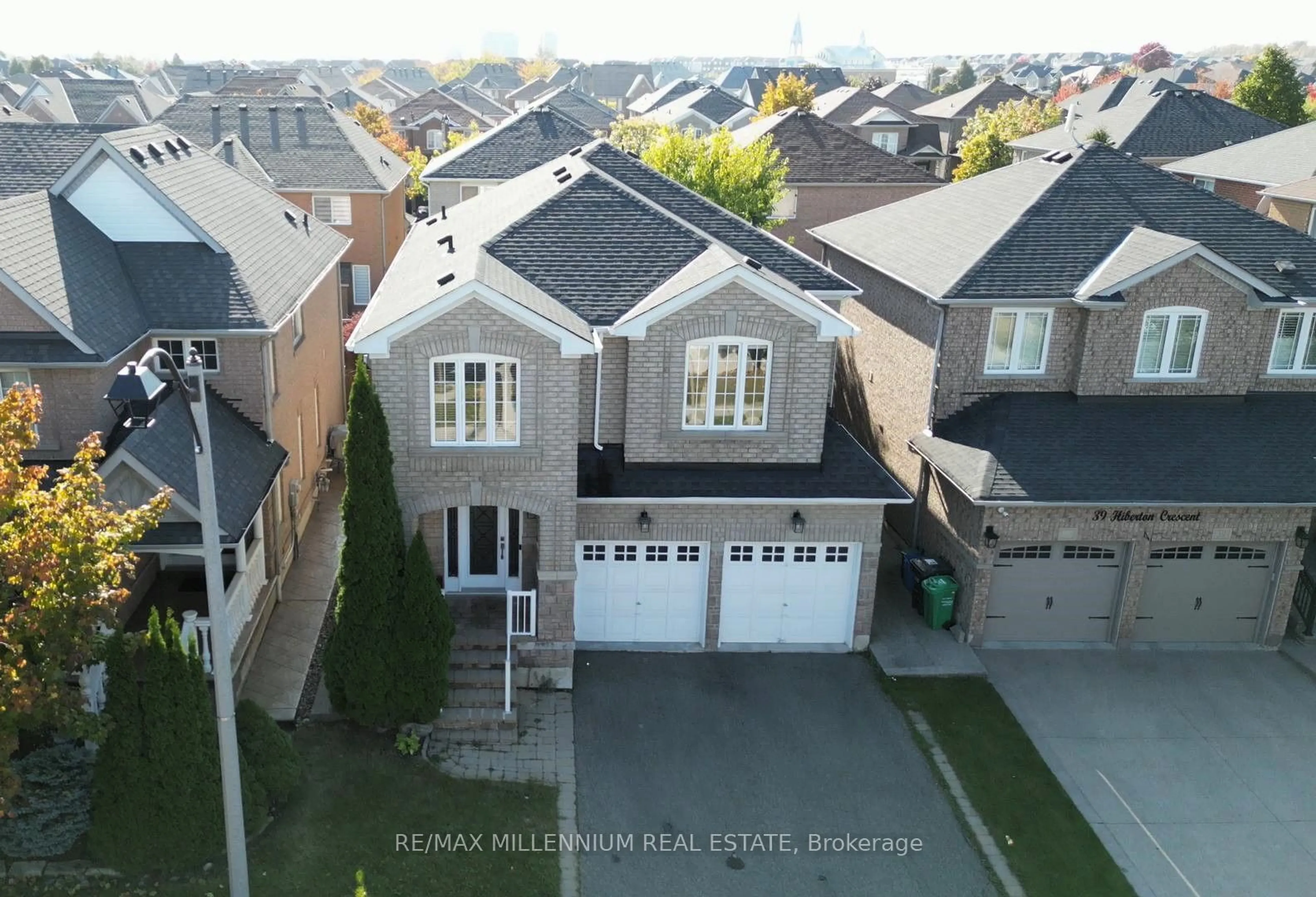 Frontside or backside of a home, the street view for 41 Hiberton Cres, Brampton Ontario L7A 3E1