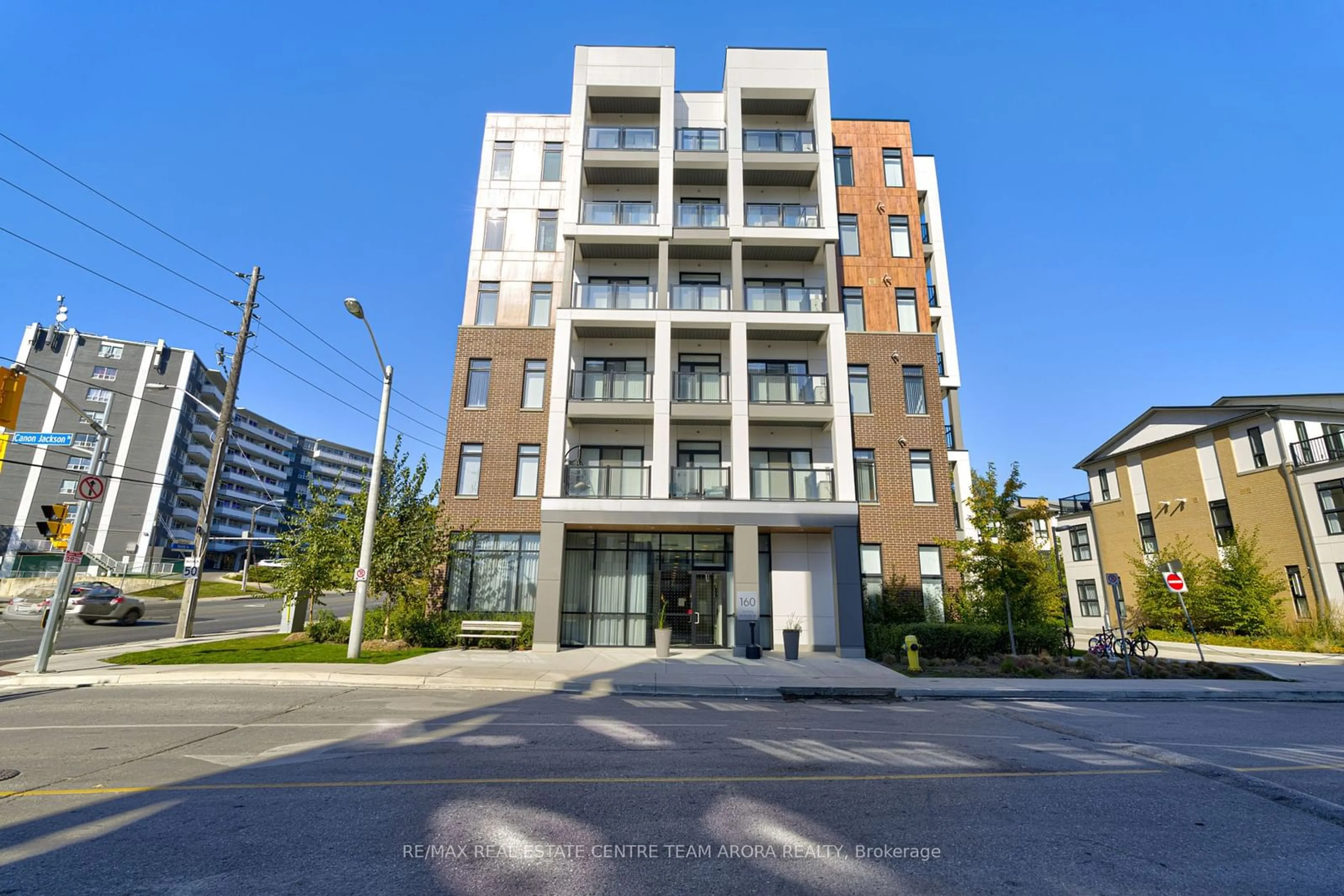 A pic from exterior of the house or condo, the front or back of building for 160 Canon Jackson Dr #602, Toronto Ontario M6M 0B6