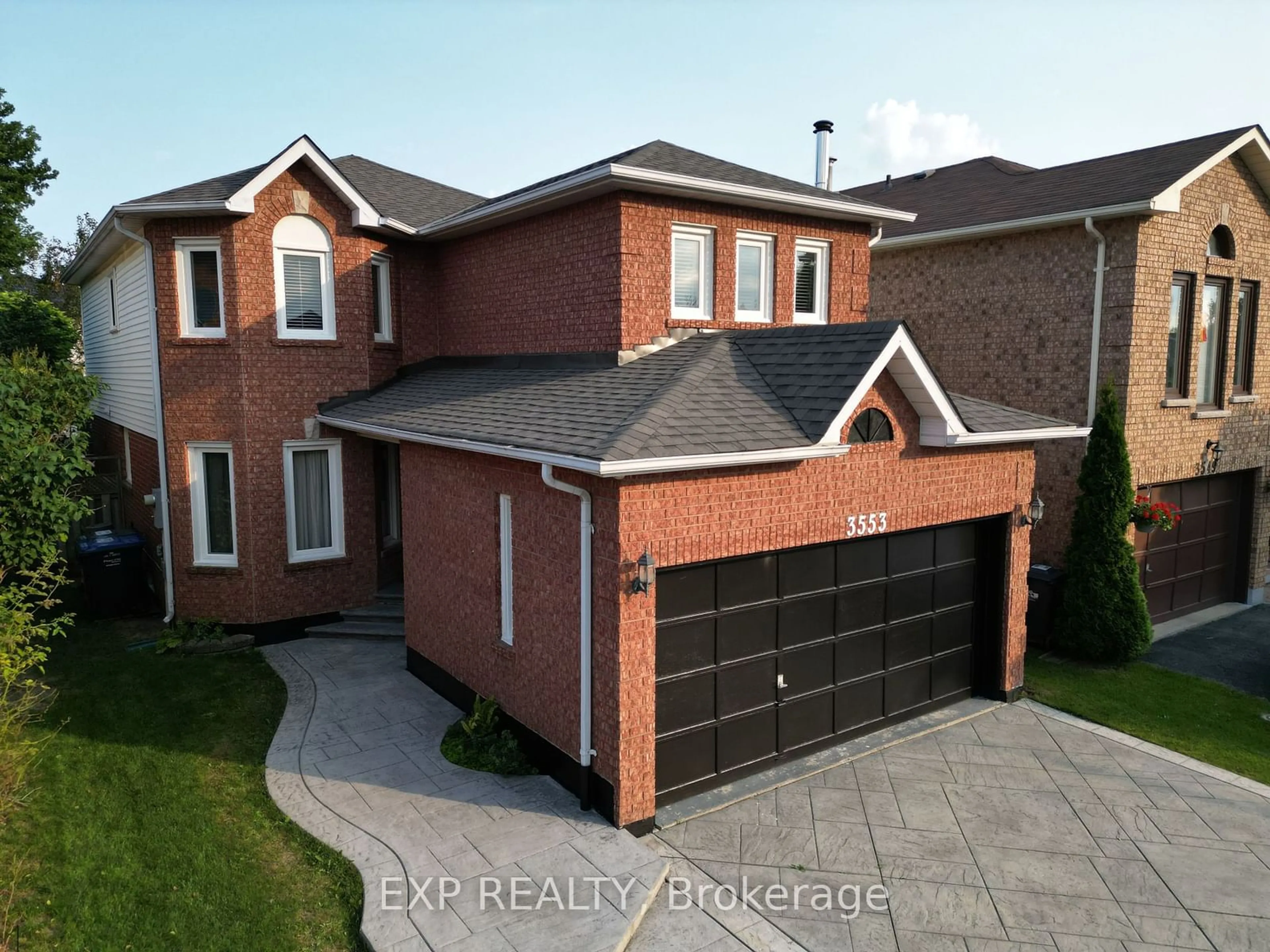 Home with brick exterior material for 3553 Nutcracker Dr, Mississauga Ontario L5N 6G2