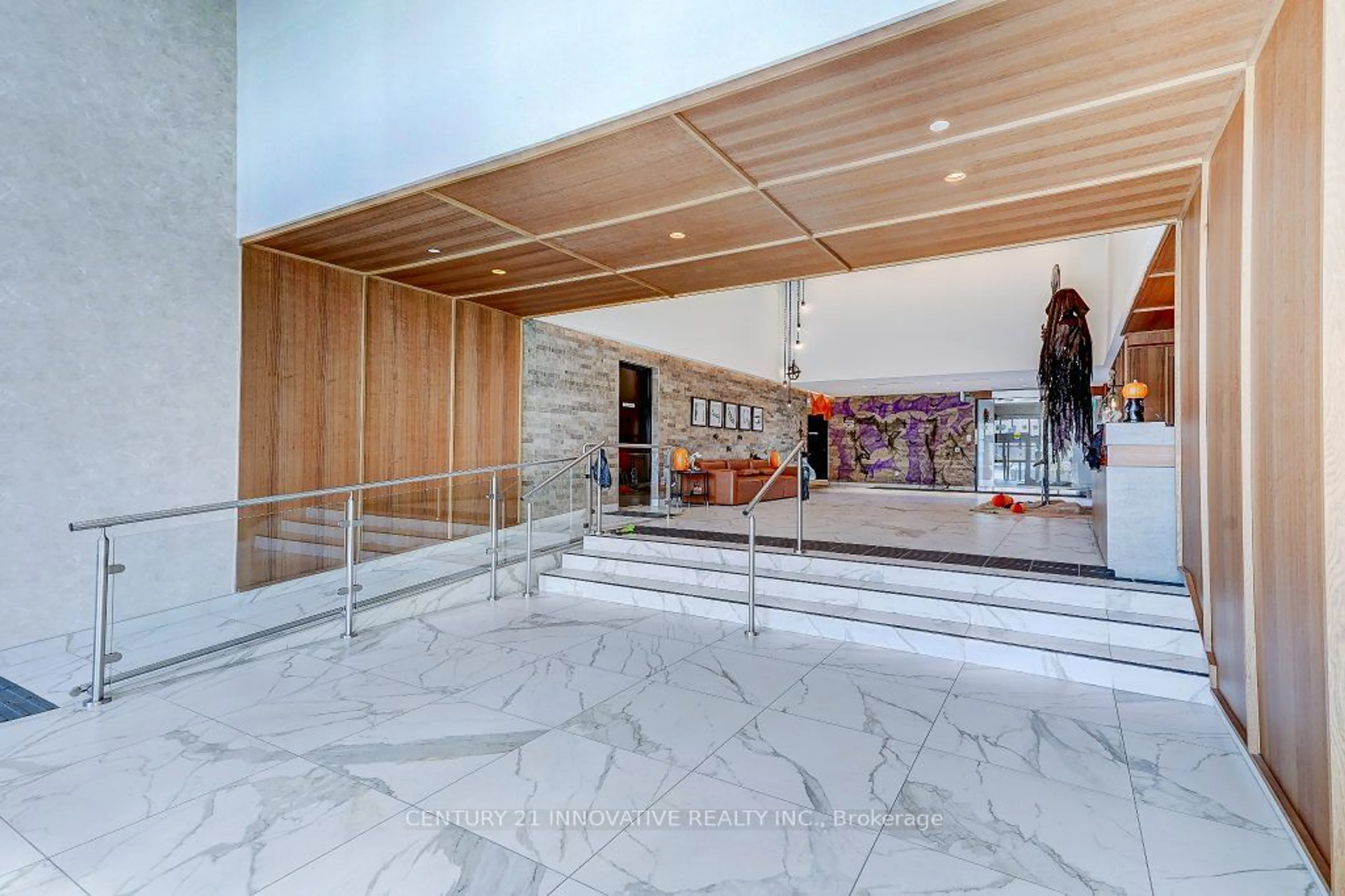 Indoor lobby, cement floor for 2300 St Clair Ave #533, Toronto Ontario M6N 1K8