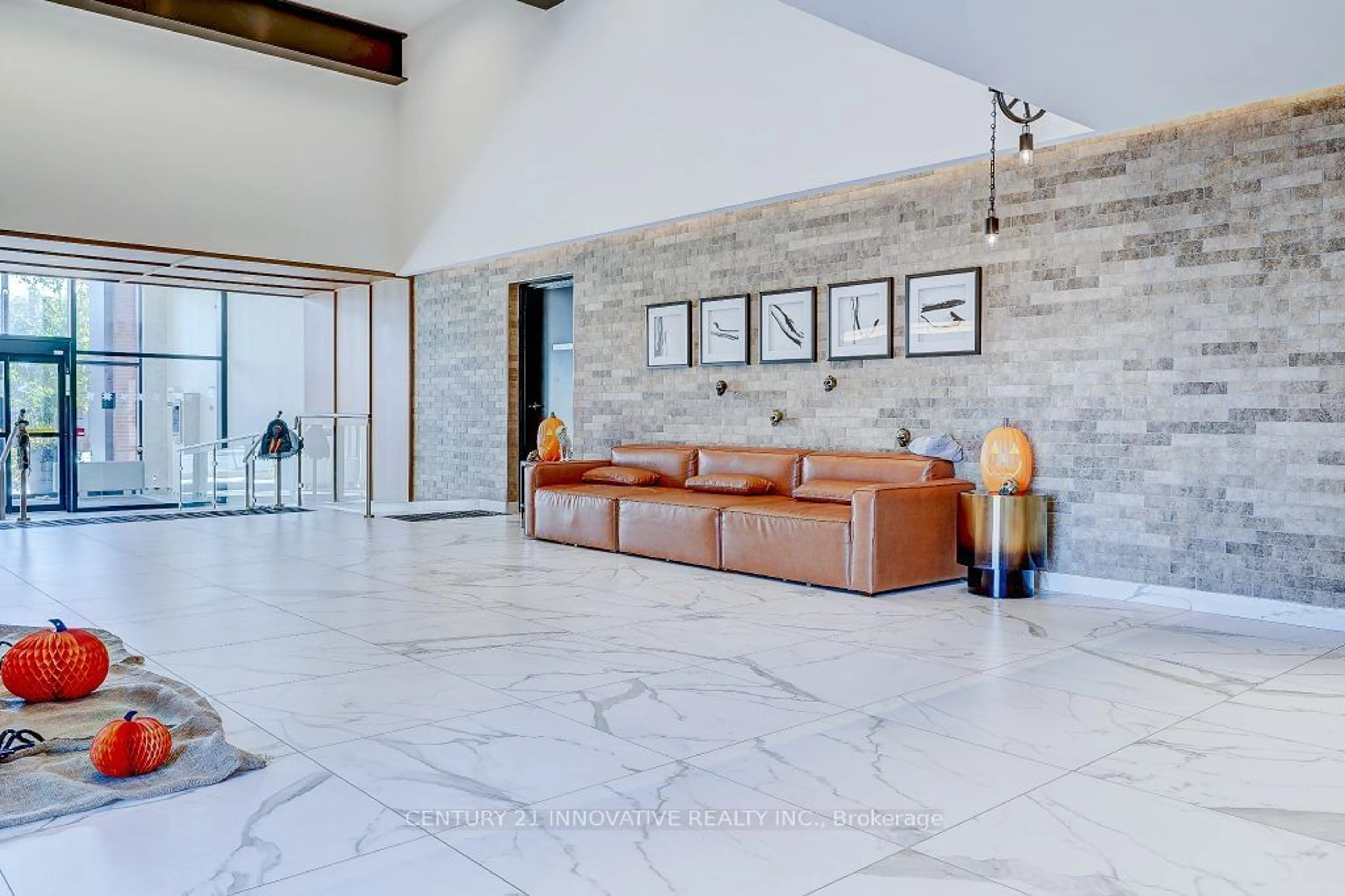 Indoor lobby, ceramic floors for 2300 St Clair Ave #533, Toronto Ontario M6N 1K8