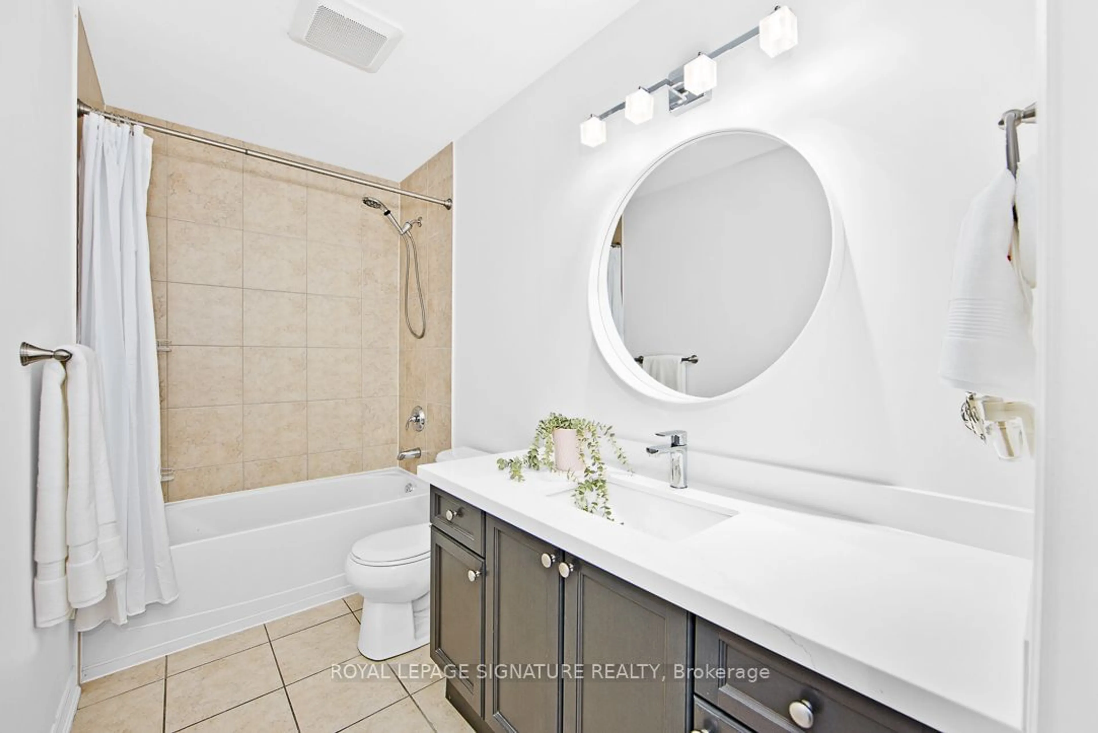 Bathroom, ceramic floors for 5056 New St #21, Burlington Ontario L7L 1V1