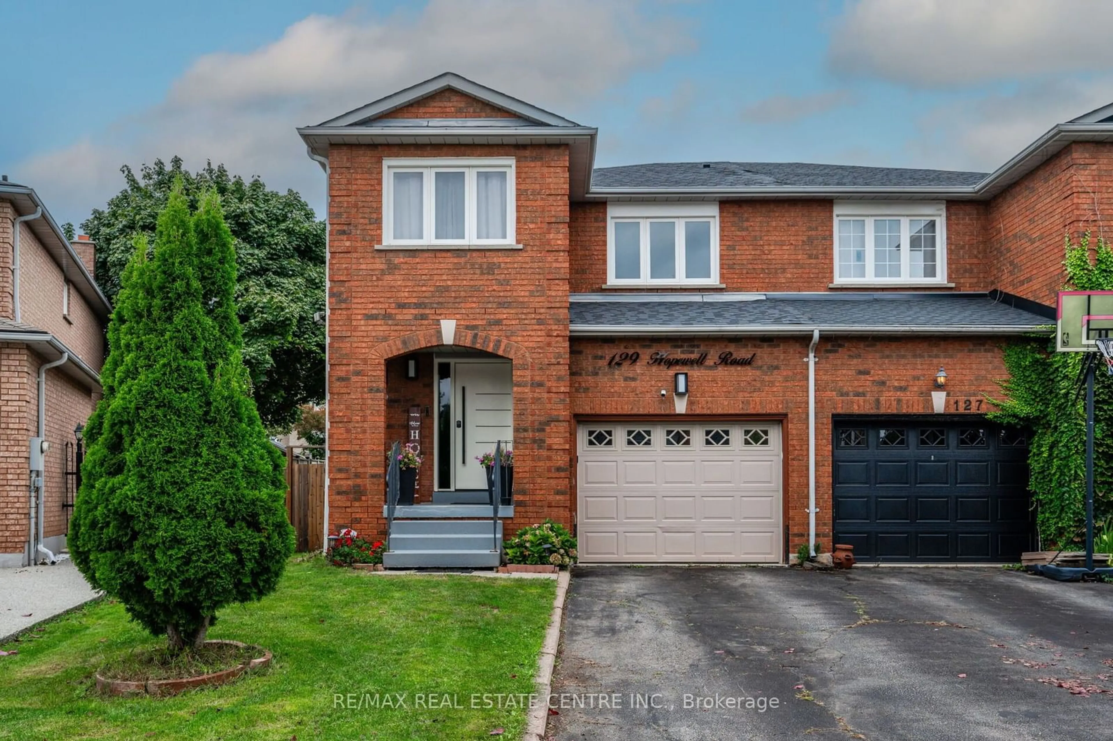 Home with brick exterior material for 129 Hopewell Rd, Oakville Ontario L6H 5Z1