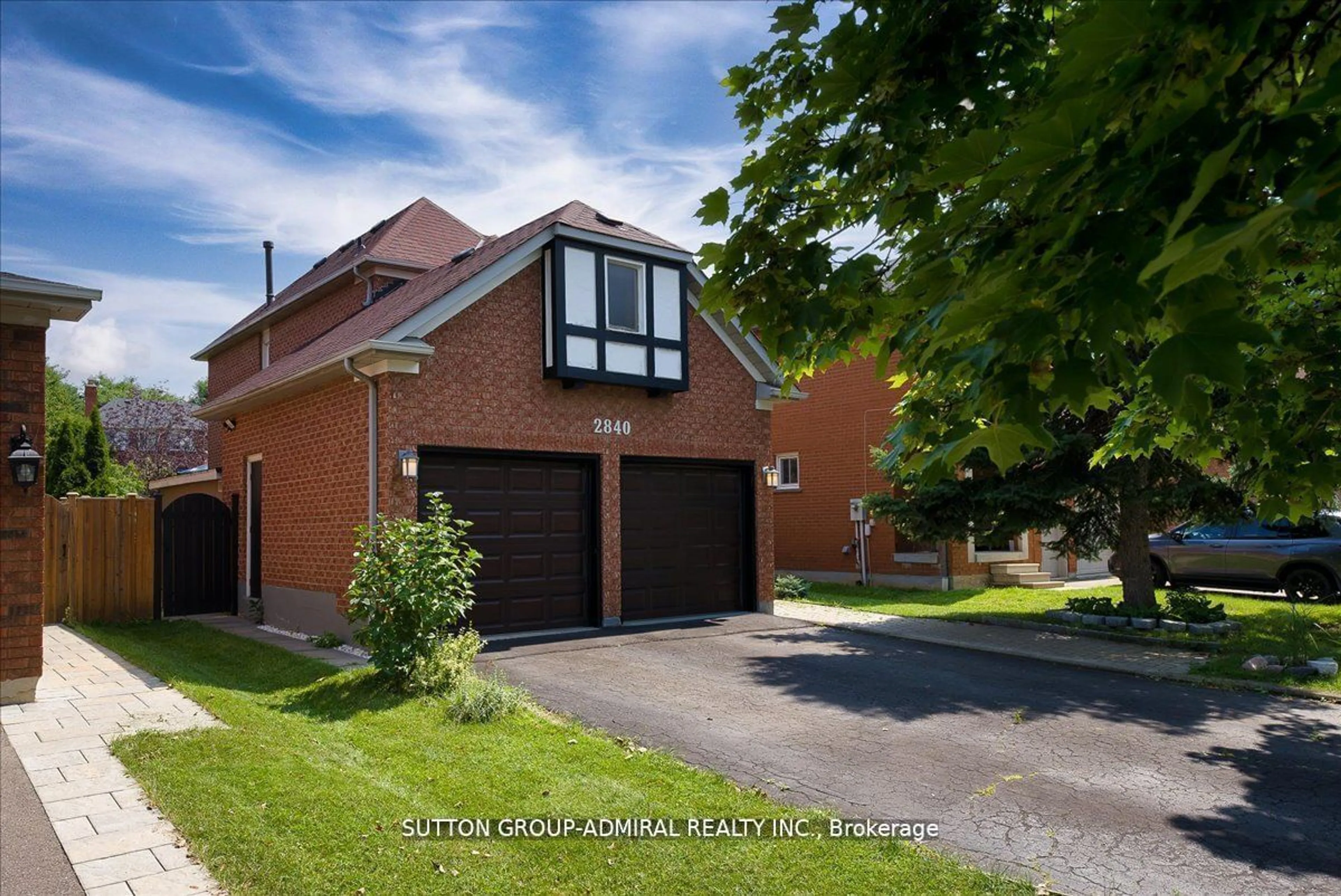 Home with brick exterior material for 2840 Tradewind Dr, Mississauga Ontario L5N 6L1