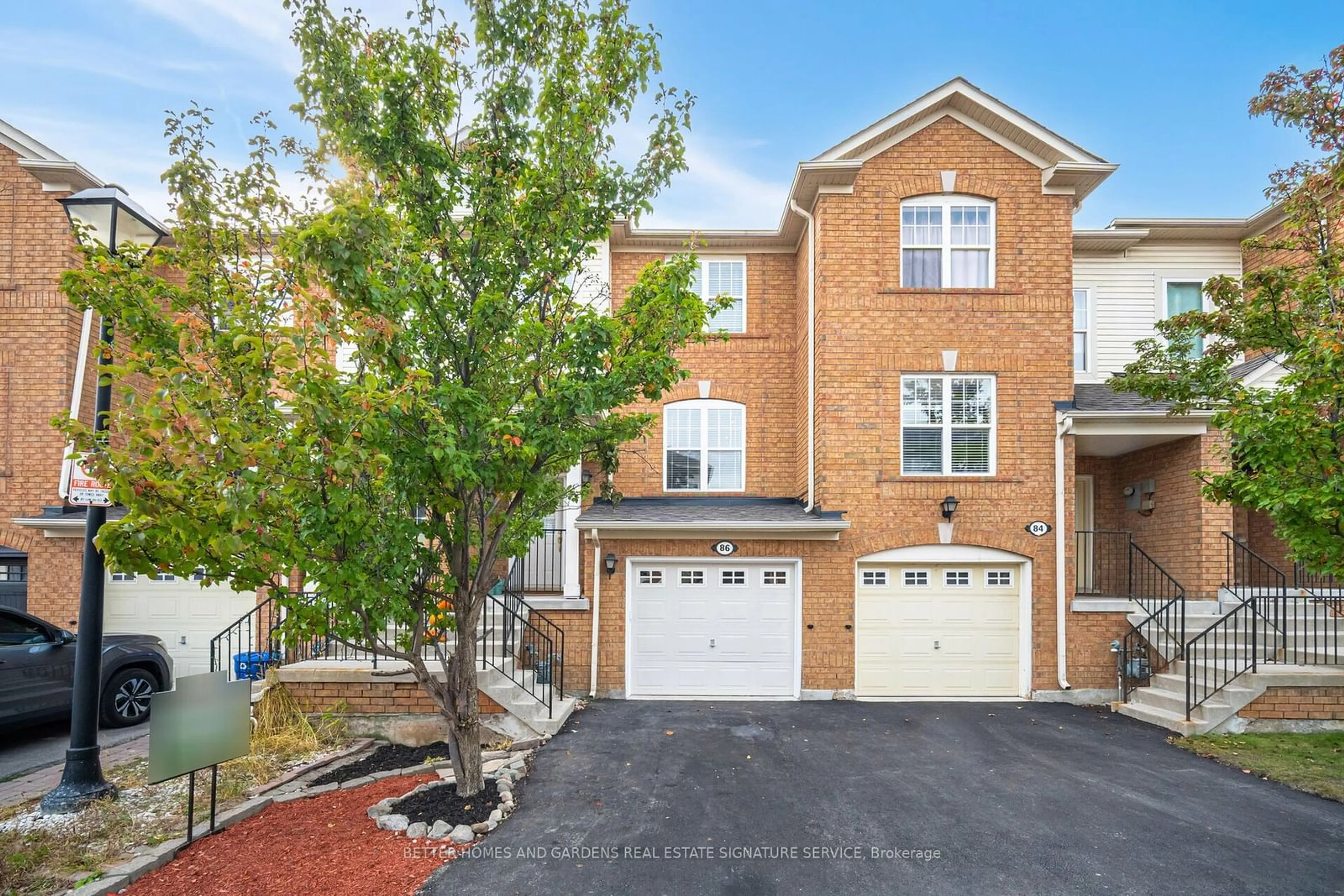 A pic from exterior of the house or condo, the street view for 86 Seed House Lane, Halton Hills Ontario L7G 6K3