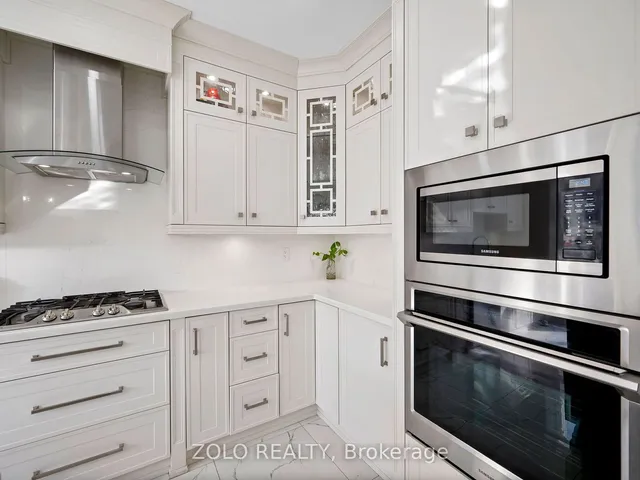 Additional property image - 8 Revelstoke Pl