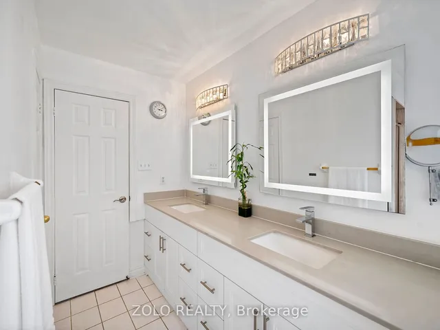 Additional property image - 8 Revelstoke Pl