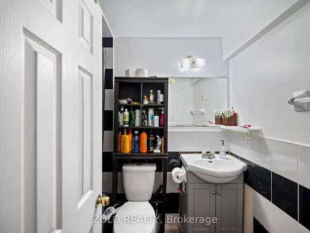 Additional property image - 8 Revelstoke Pl