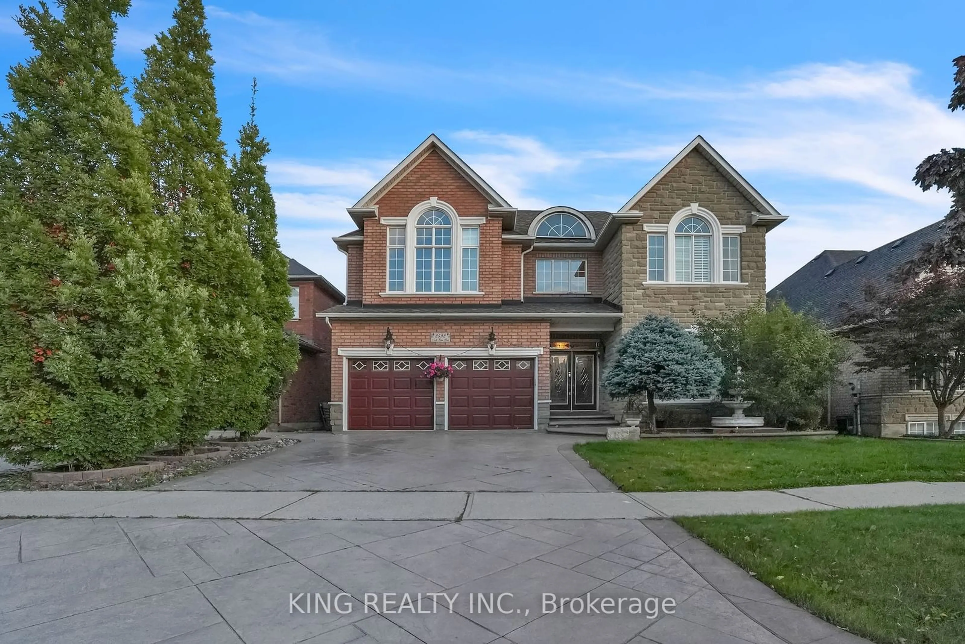 Frontside or backside of a home, the street view for 2592 North Ridge Tr, Oakville Ontario L6H 7L5