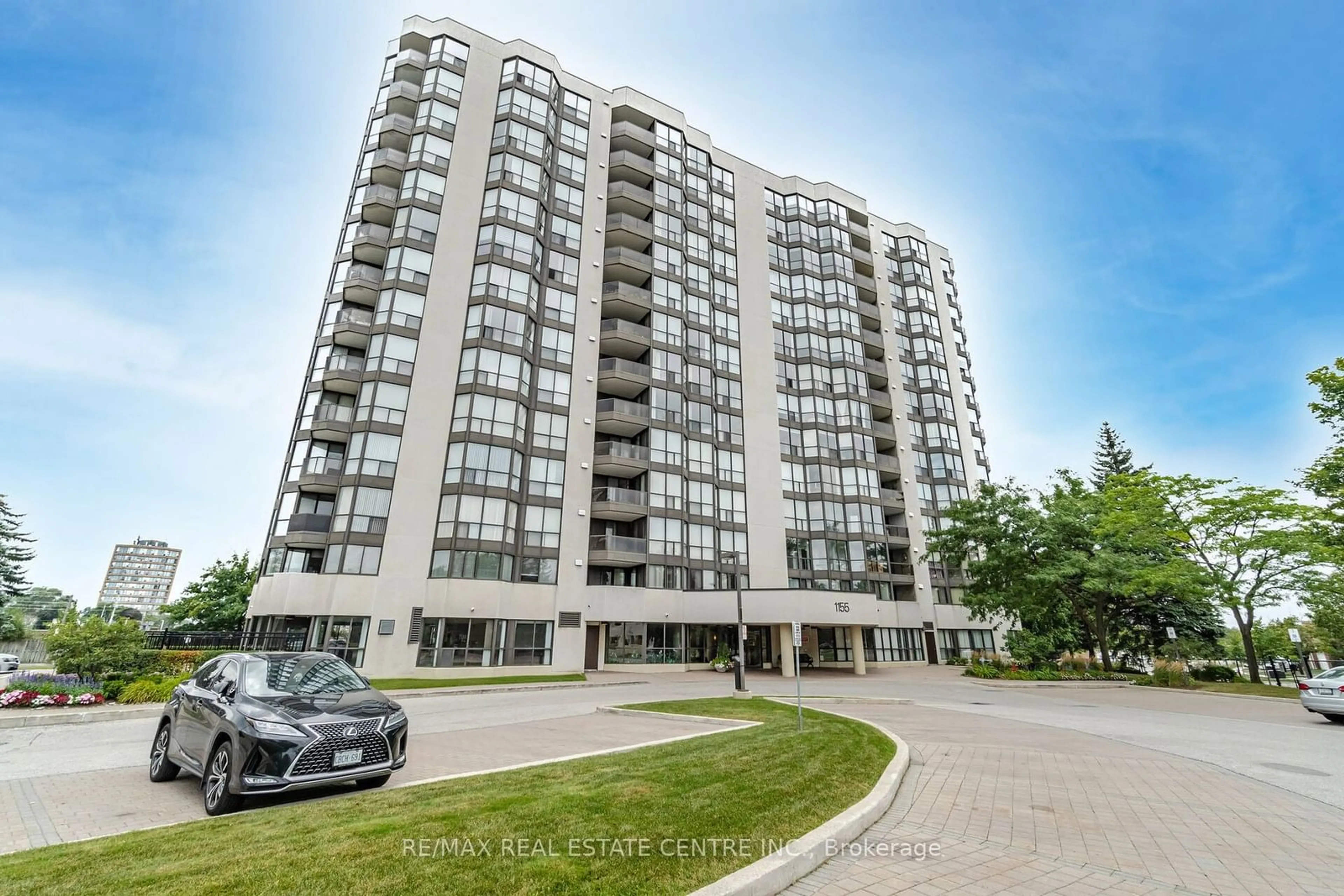 A pic from exterior of the house or condo, the front or back of building for 1155 Bough Beeches Blvd #208, Mississauga Ontario L4W 4N2