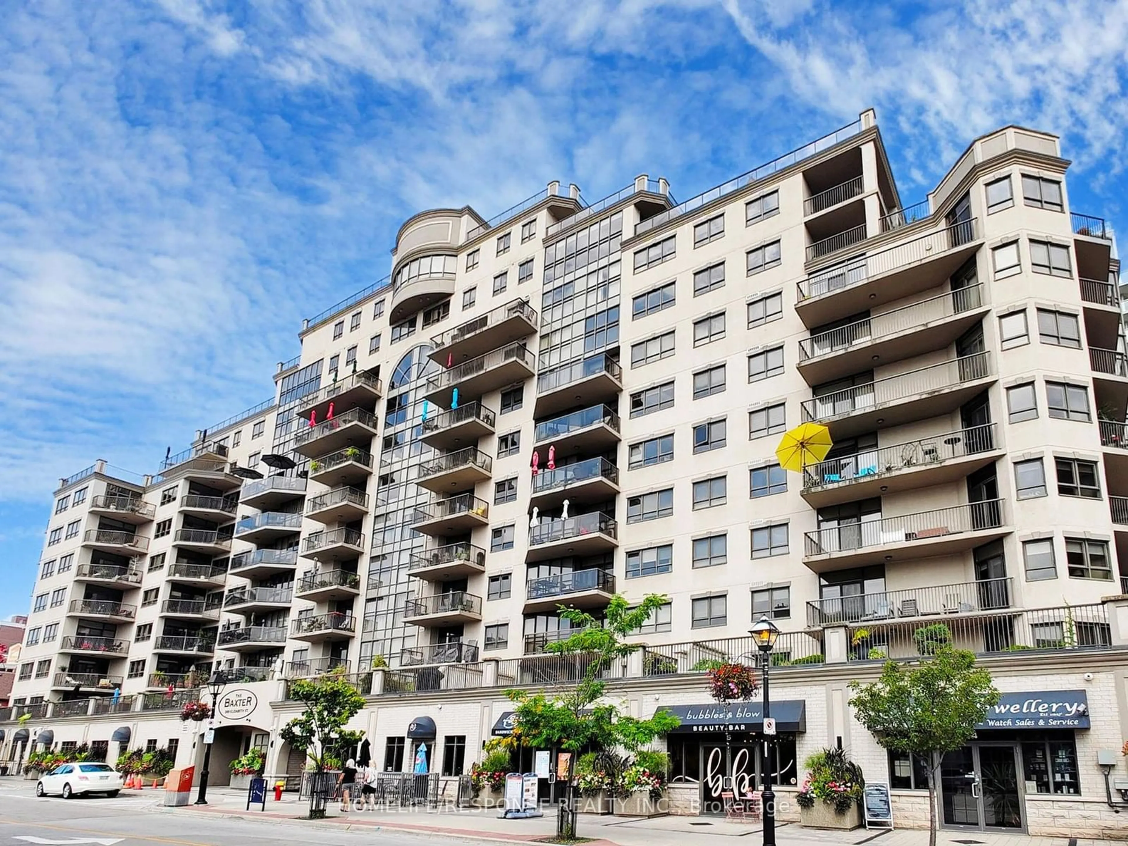 A pic from exterior of the house or condo, the street view for 399 ELIZABETH St #308, Burlington Ontario L7R 0A4