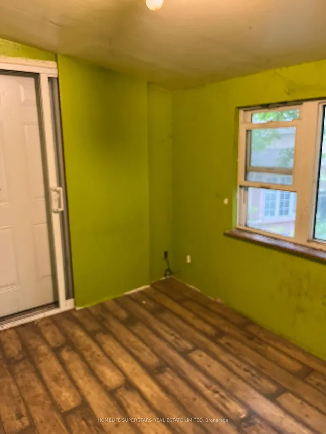 Additional property image - 2553 Dundas St