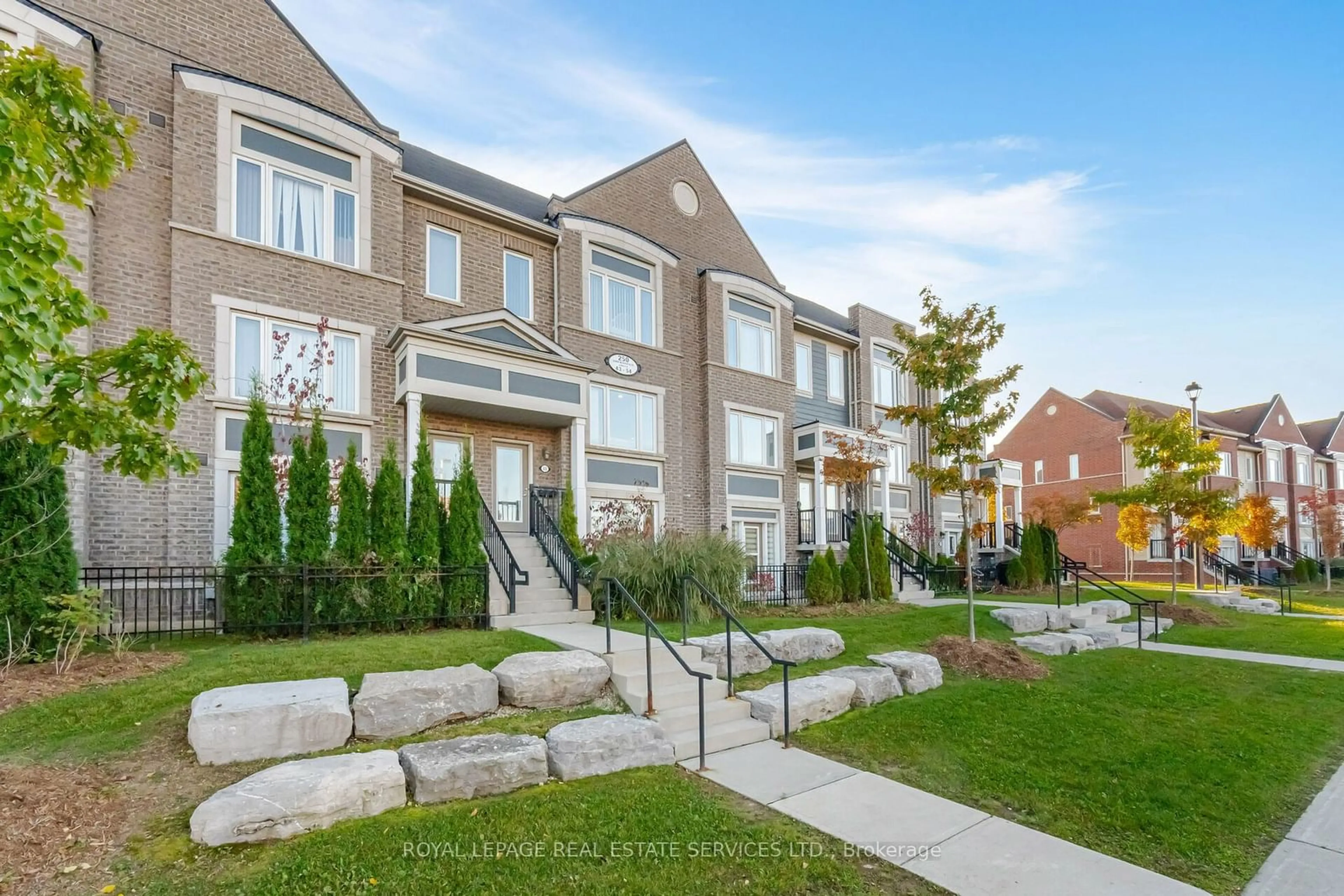 A pic from exterior of the house or condo, the front or back of building for 250 Sunny Meadow Blvd #48, Brampton Ontario L6R 3Y7