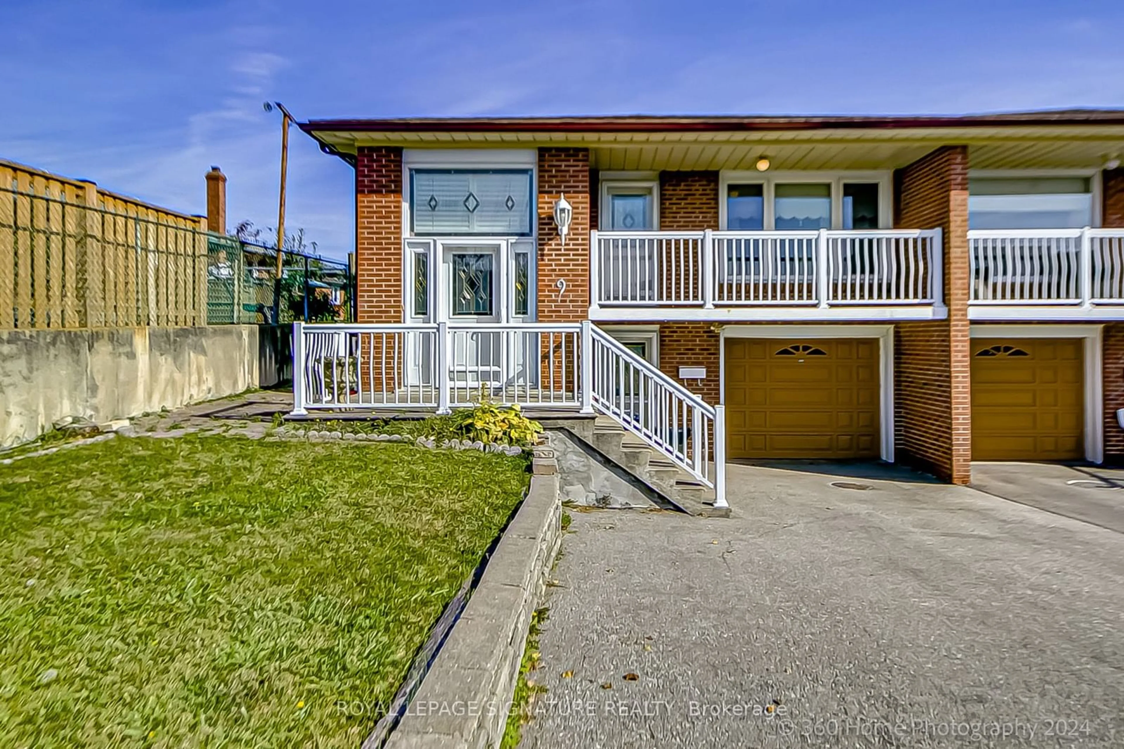 A pic from exterior of the house or condo, cottage for 9 Paradelle Cres, Toronto Ontario M3N 1E5