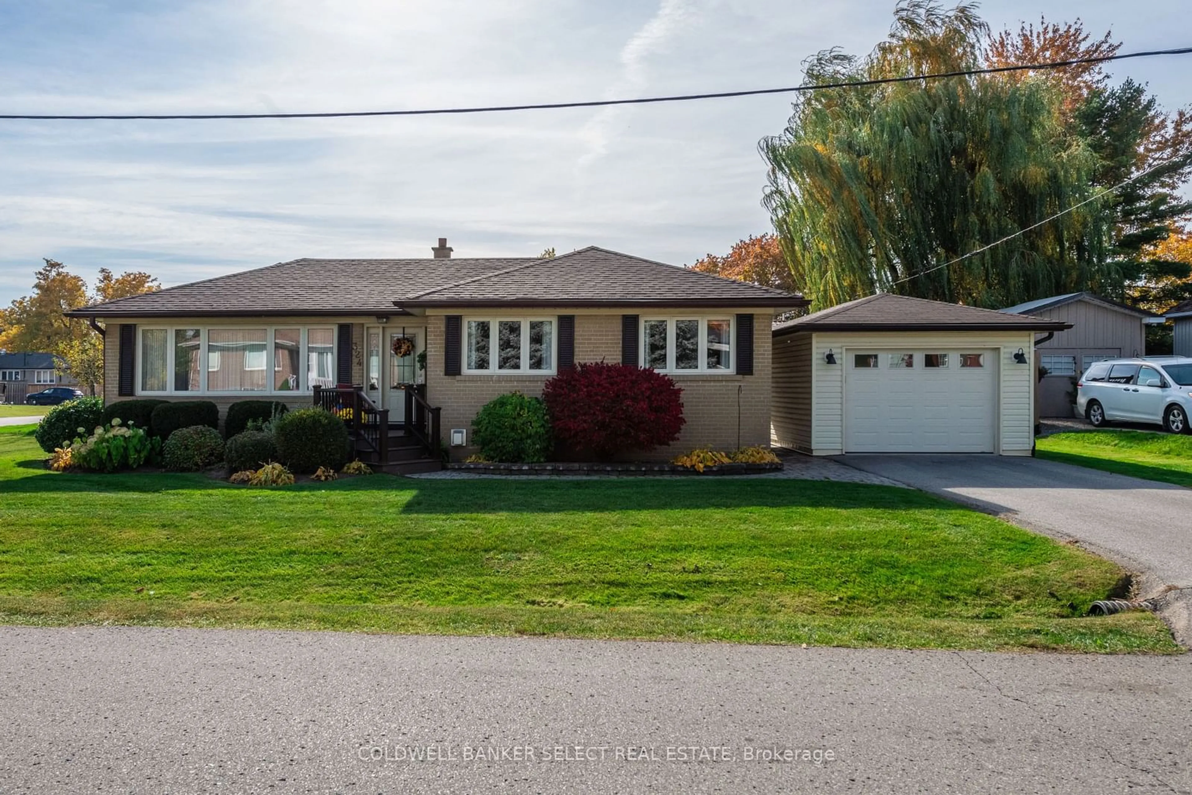 Frontside or backside of a home, the street view for 324 Henderson St, Caledon Ontario L7E 4X7