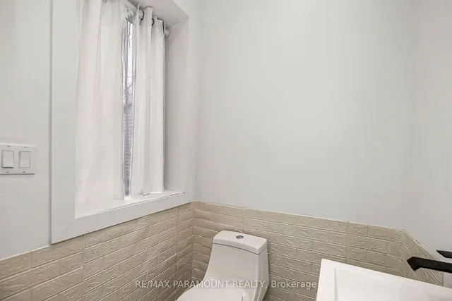 Additional property image - 121 Mulock Ave