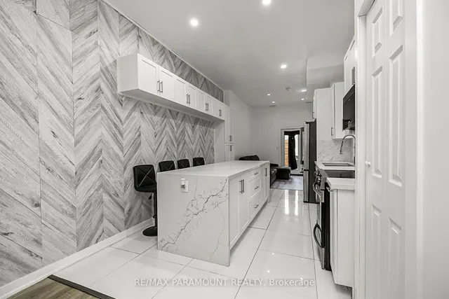 Additional property image - 121 Mulock Ave