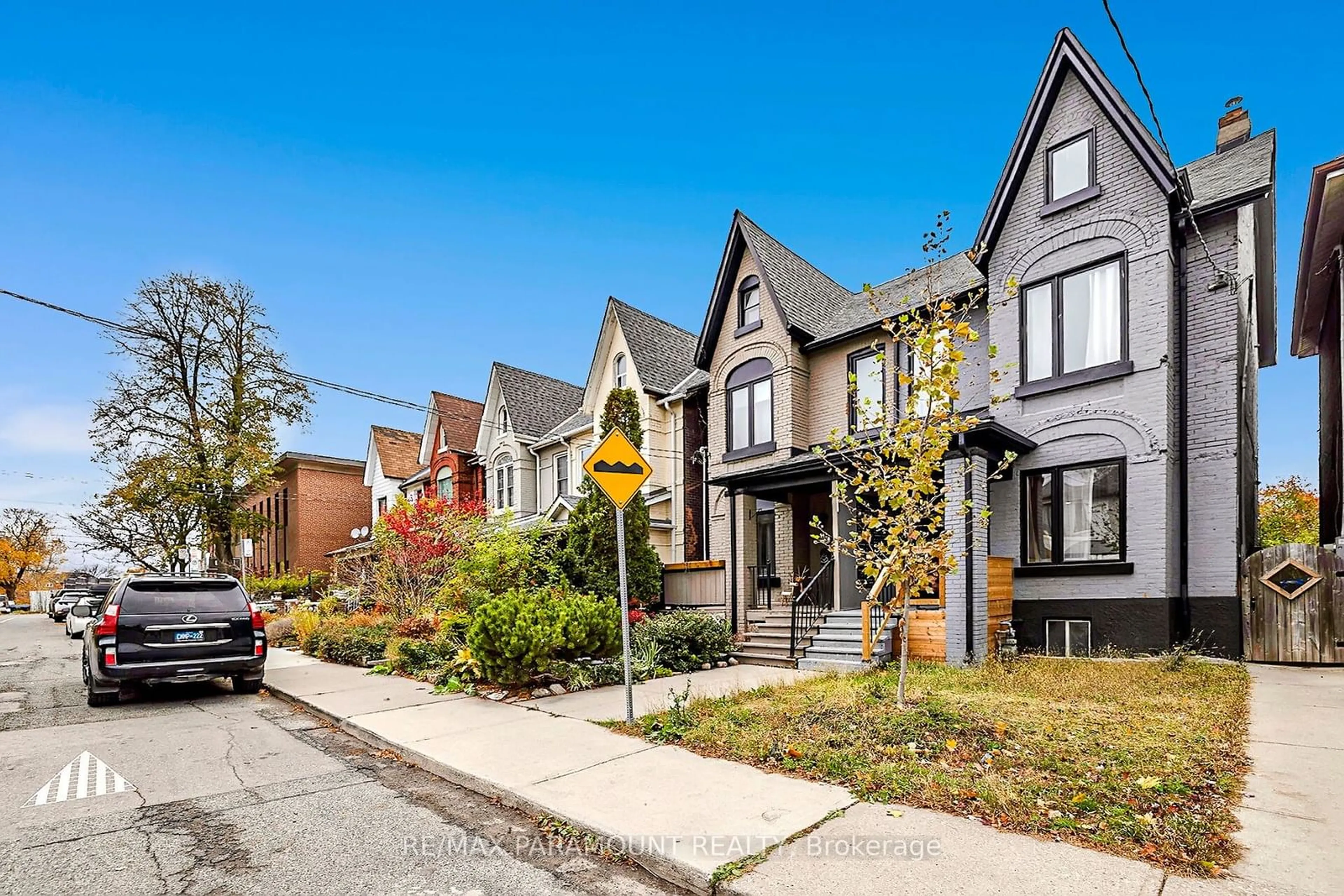 Frontside or backside of a home, the street view for 121 Mulock Ave, Toronto Ontario M6N 3C5