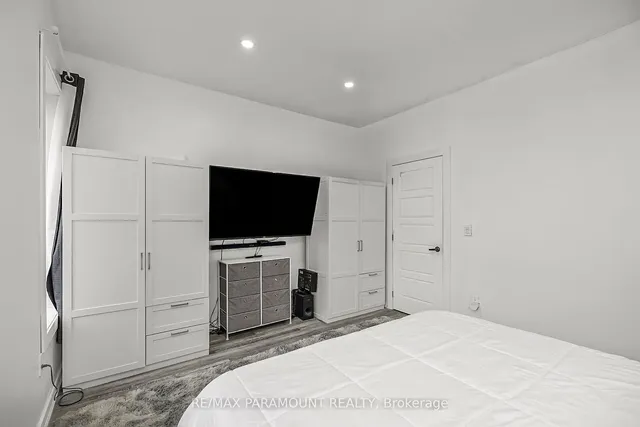 Additional property image - 121 Mulock Ave