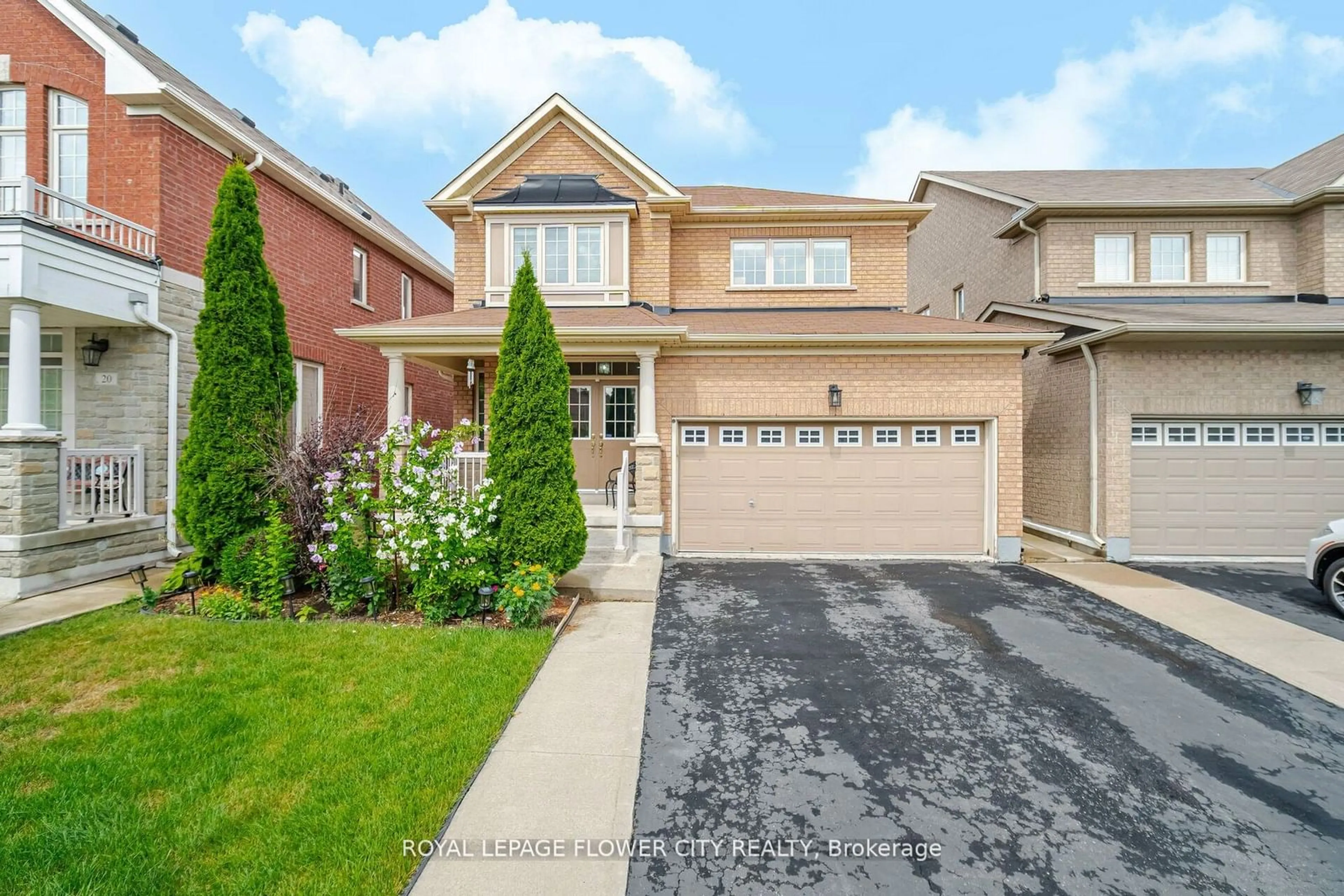 Frontside or backside of a home, cottage for 18 Openbay Gdns, Brampton Ontario L6R 0V3