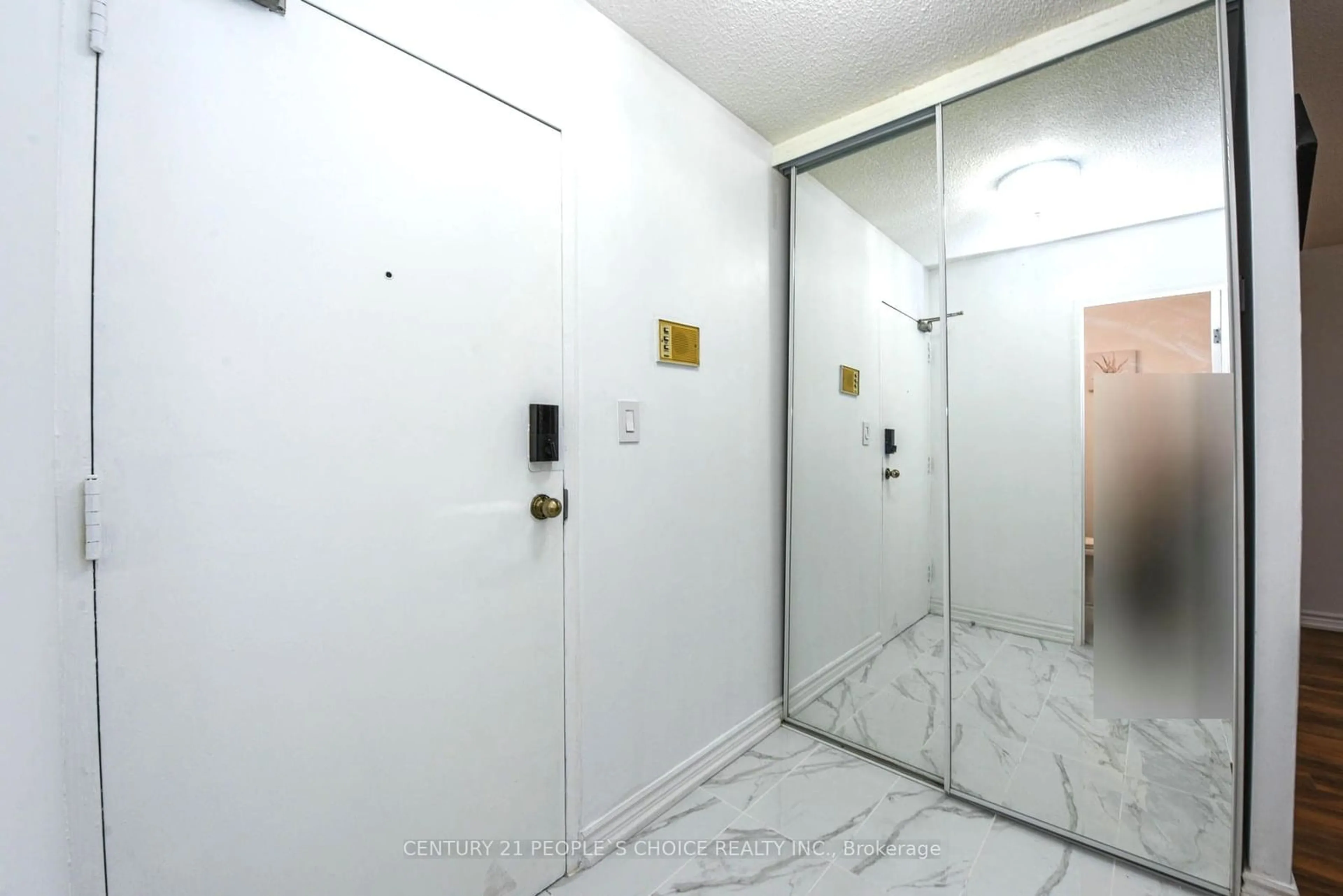 Other indoor space, not visible floor for 3025 The Credit Woodlands #409, Mississauga Ontario L5C 2V3