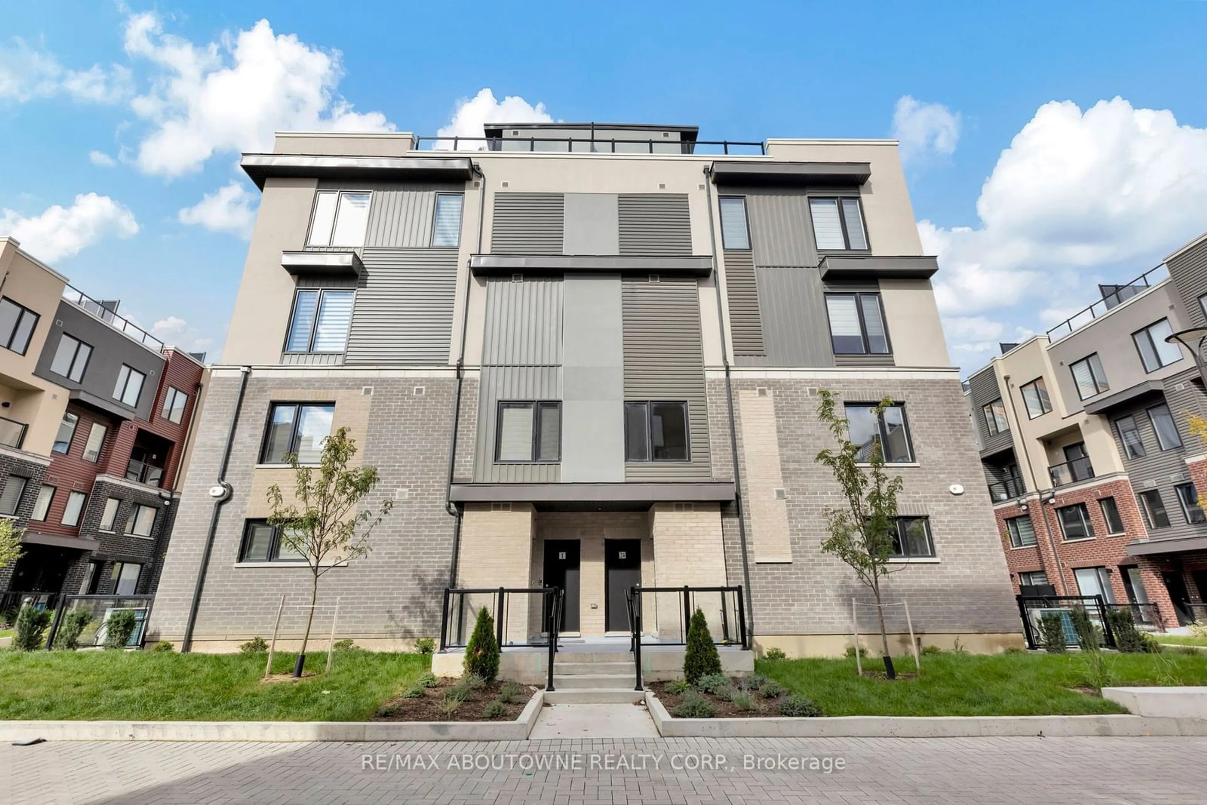 A pic from exterior of the house or condo, the front or back of building for 3562 Colonial Dr #23, Mississauga Ontario L5L 0C1