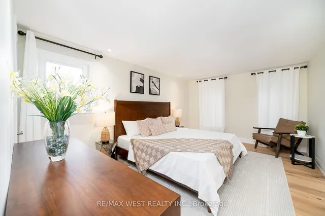Additional property image - 2366 Devon Rd