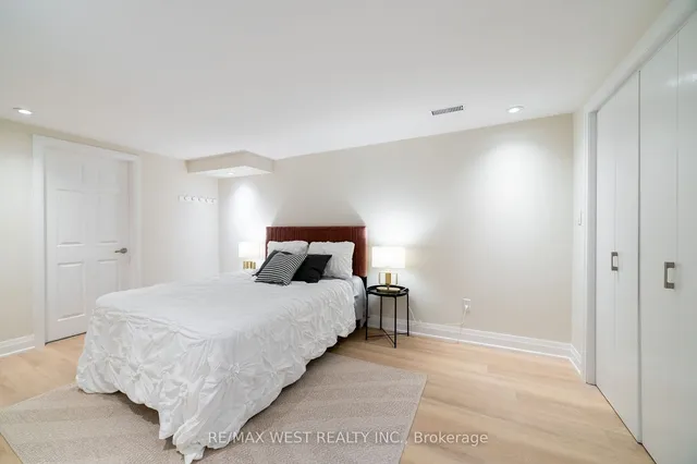 Additional property image - 2366 Devon Rd