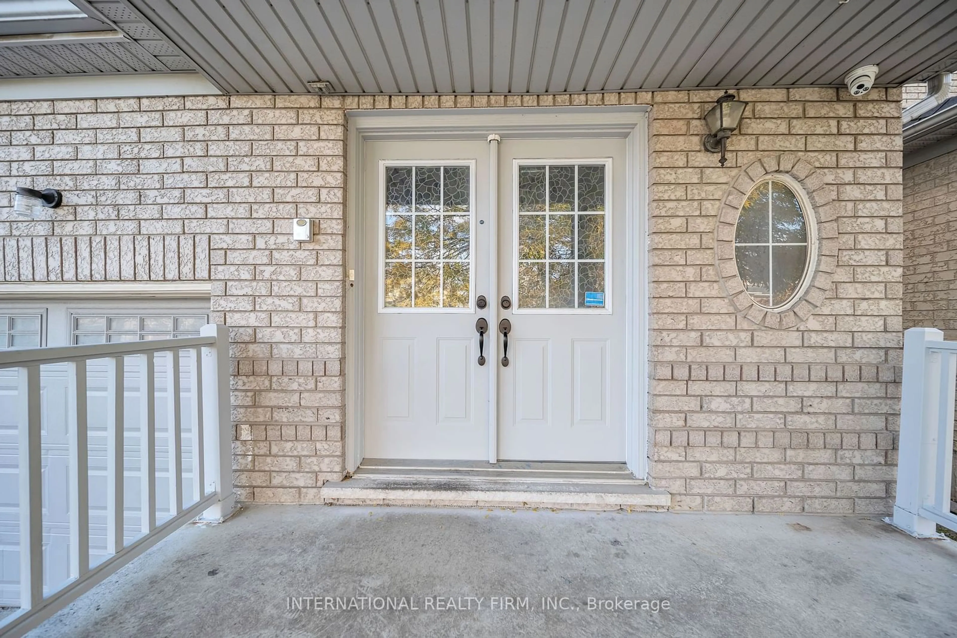 Indoor entryway, cement floor for 113 Fairhill Ave, Brampton Ontario L7A 2H5