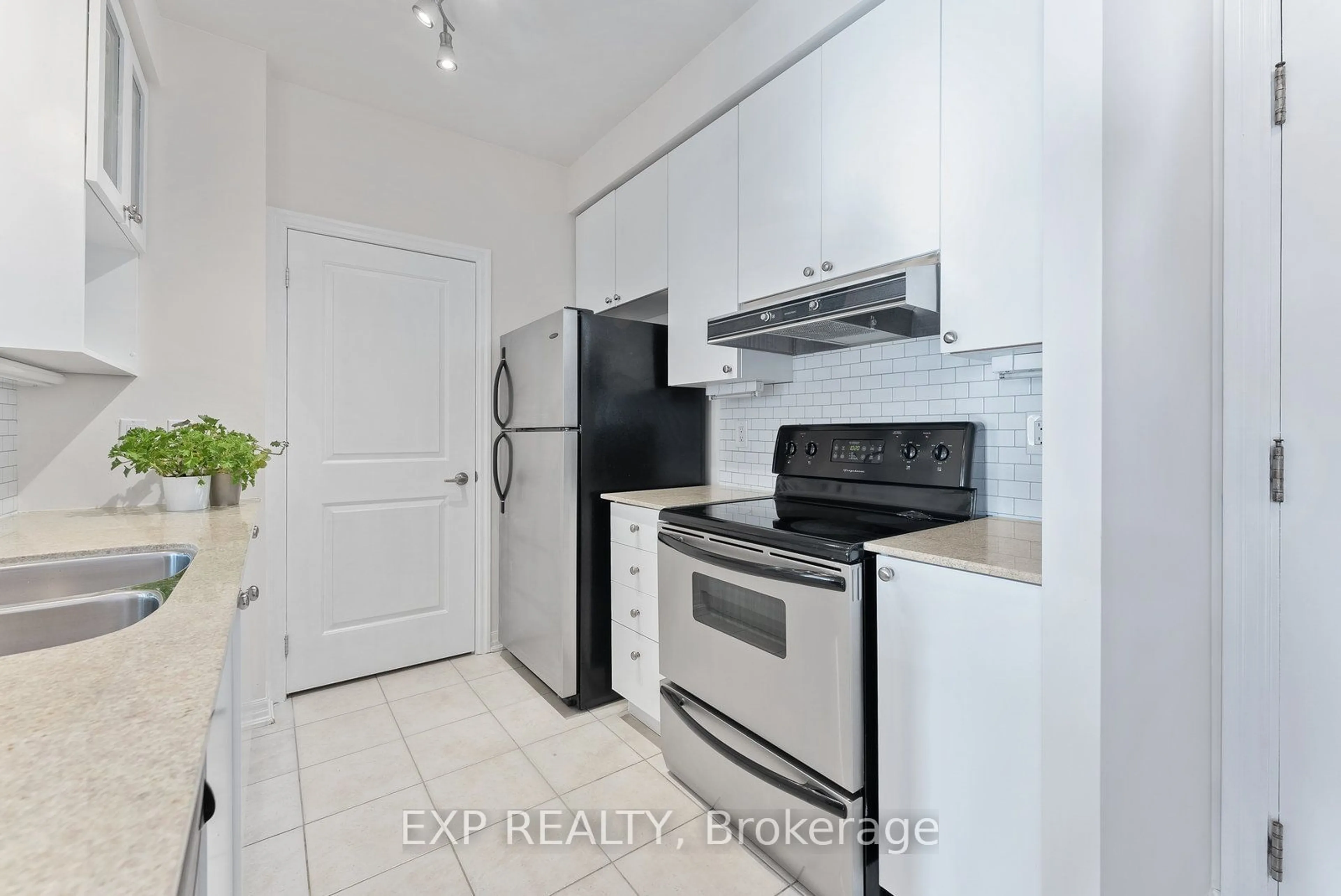 Standard kitchen for 245 Dalesford Rd #217, Toronto Ontario M8Y 4H7