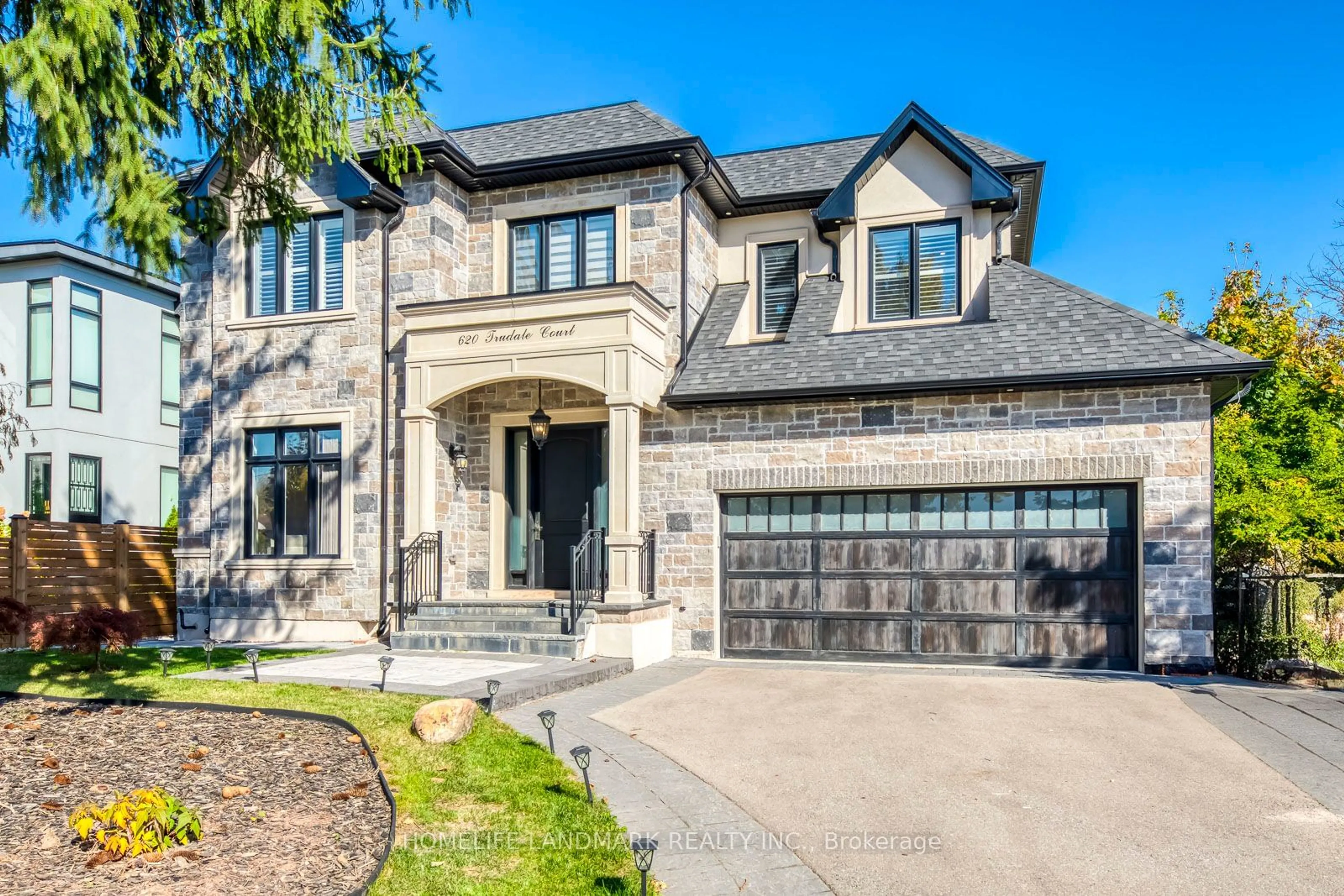 Home with brick exterior material for 620 Trudale Crt, Oakville Ontario L6L 4H1