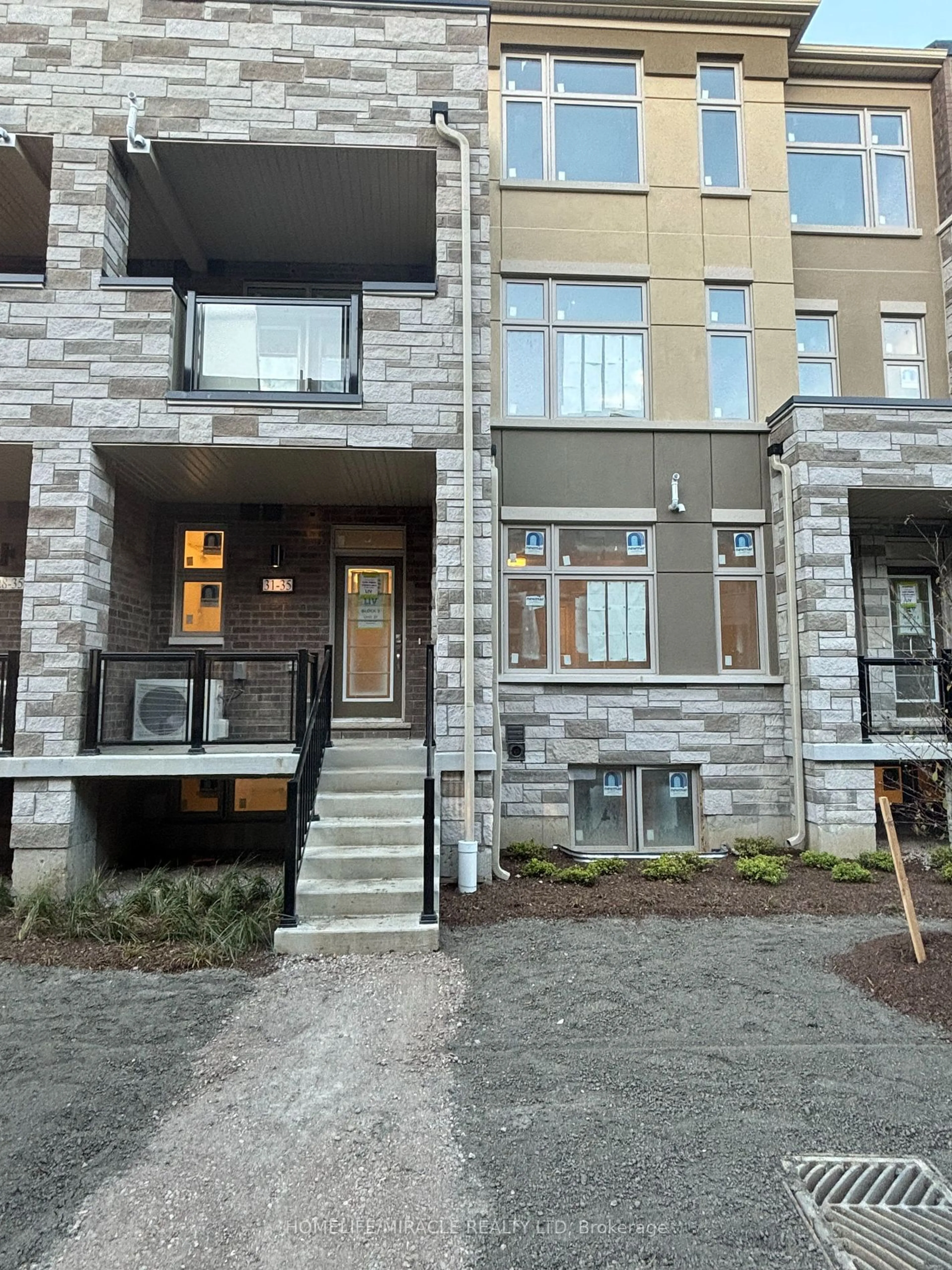 A pic from exterior of the house or condo, the front or back of building for LOT31 FIELDRIDGE Cres, Brampton Ontario L6R 0C2