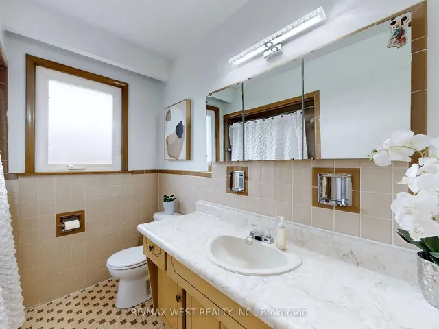 Additional property image - 42 Swordbill Dr