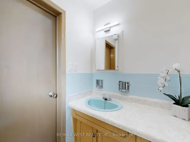 Additional property image - 42 Swordbill Dr