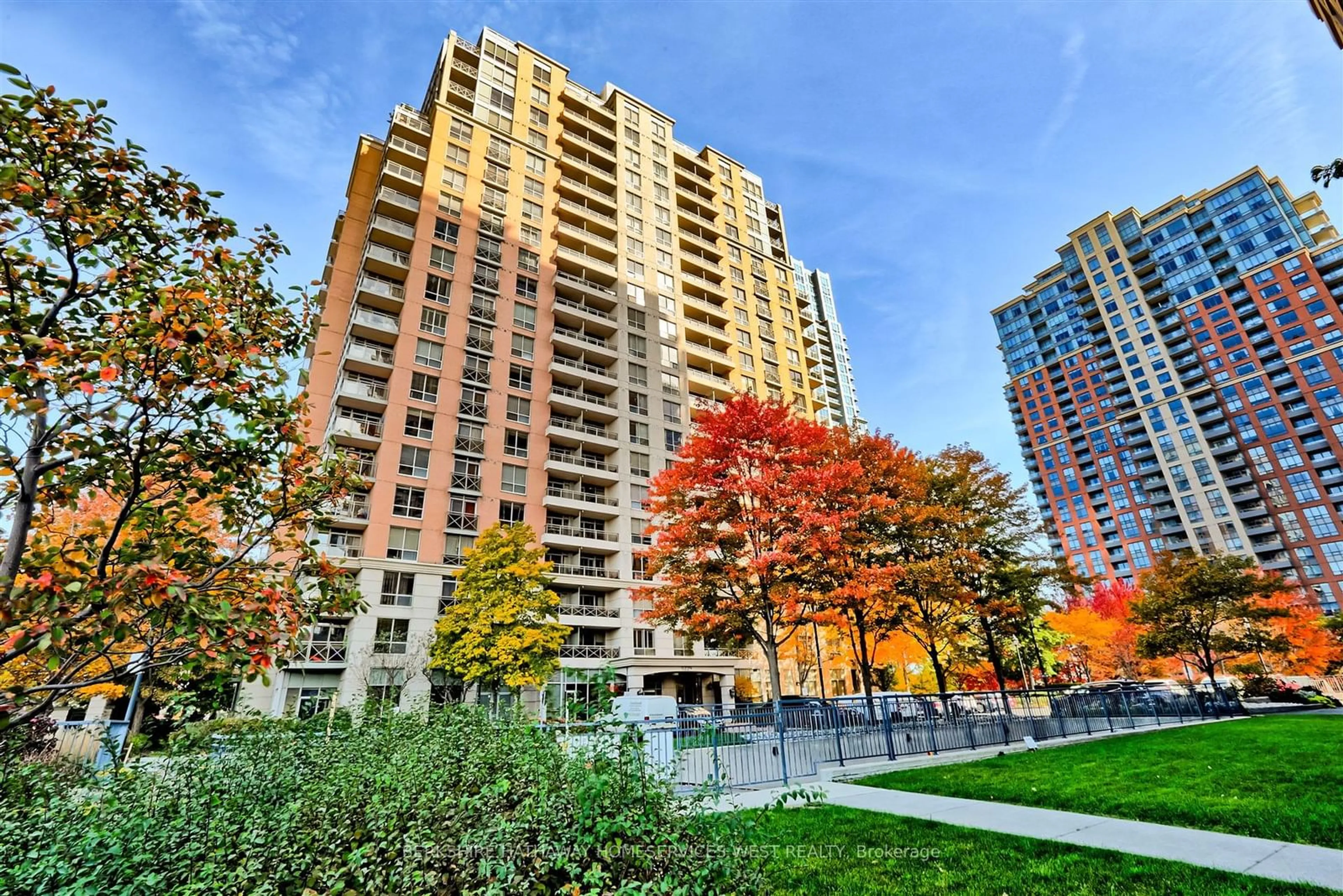 A pic from exterior of the house or condo, the view of city buildings for 5229 Dundas St #1602, Toronto Ontario M9B 6L9