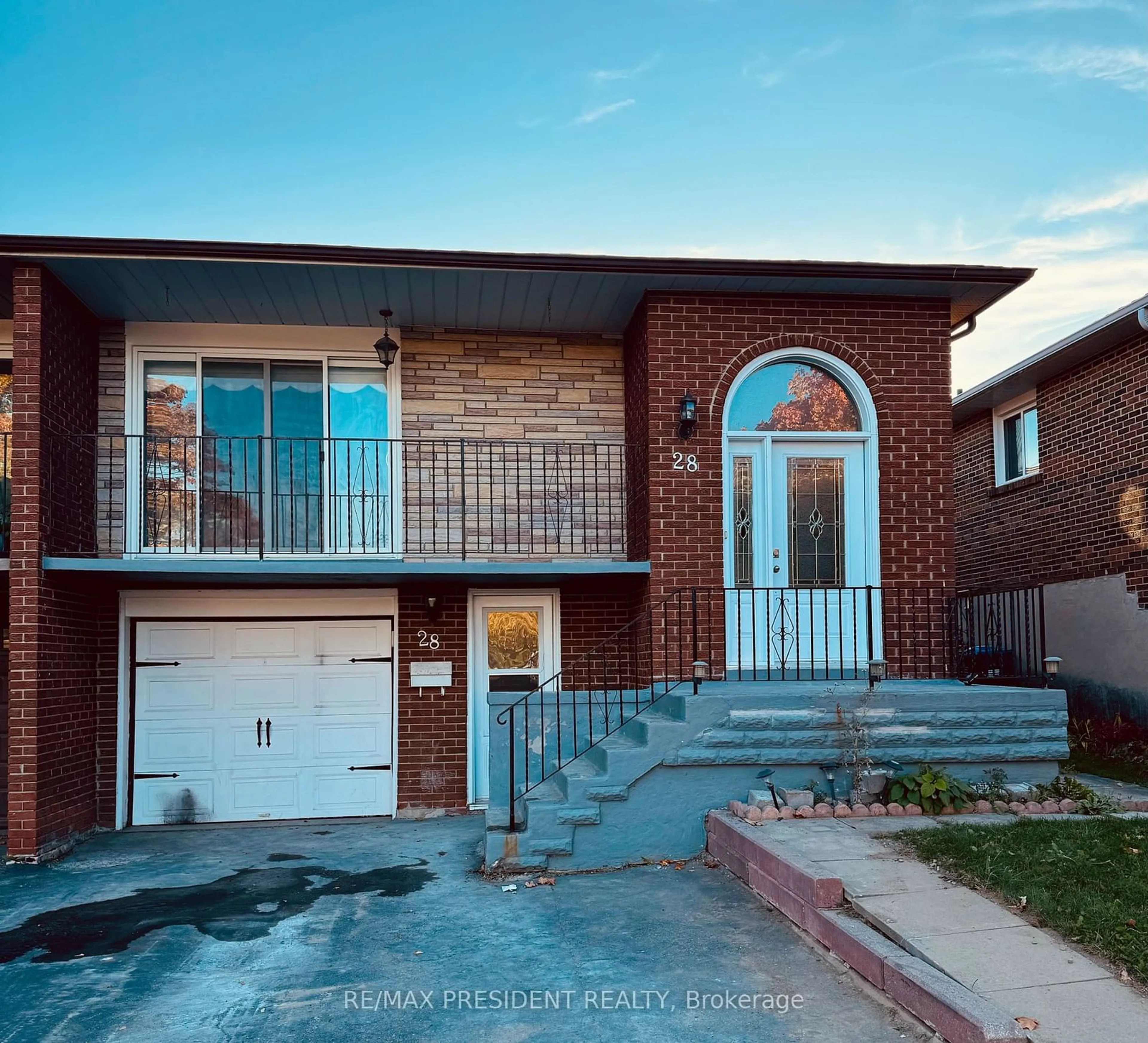 Home with brick exterior material for 28 Royal Salisbury Way, Brampton Ontario L6V 3J6