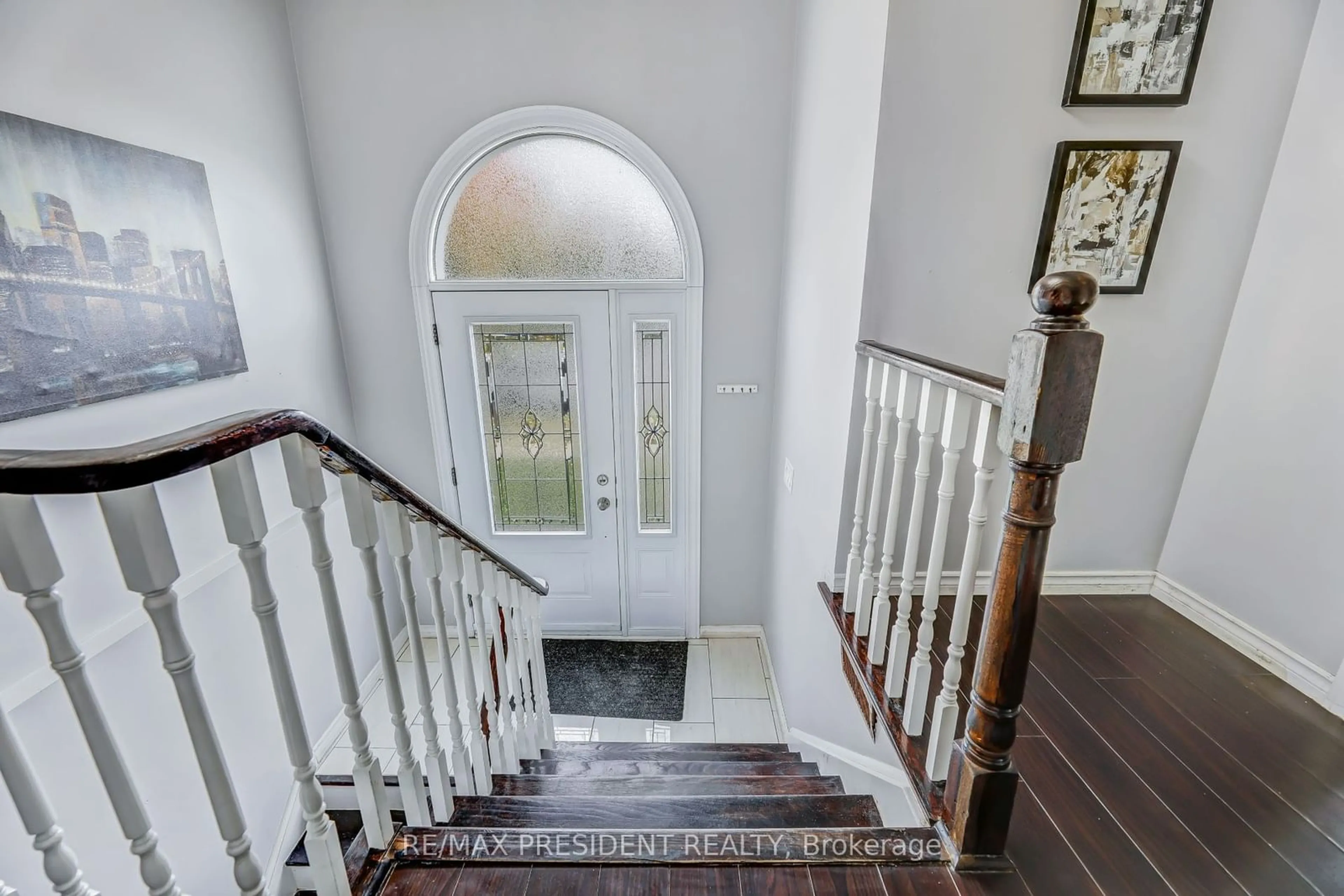 Indoor foyer, wood floors for 28 Royal Salisbury Way, Brampton Ontario L6V 3J6