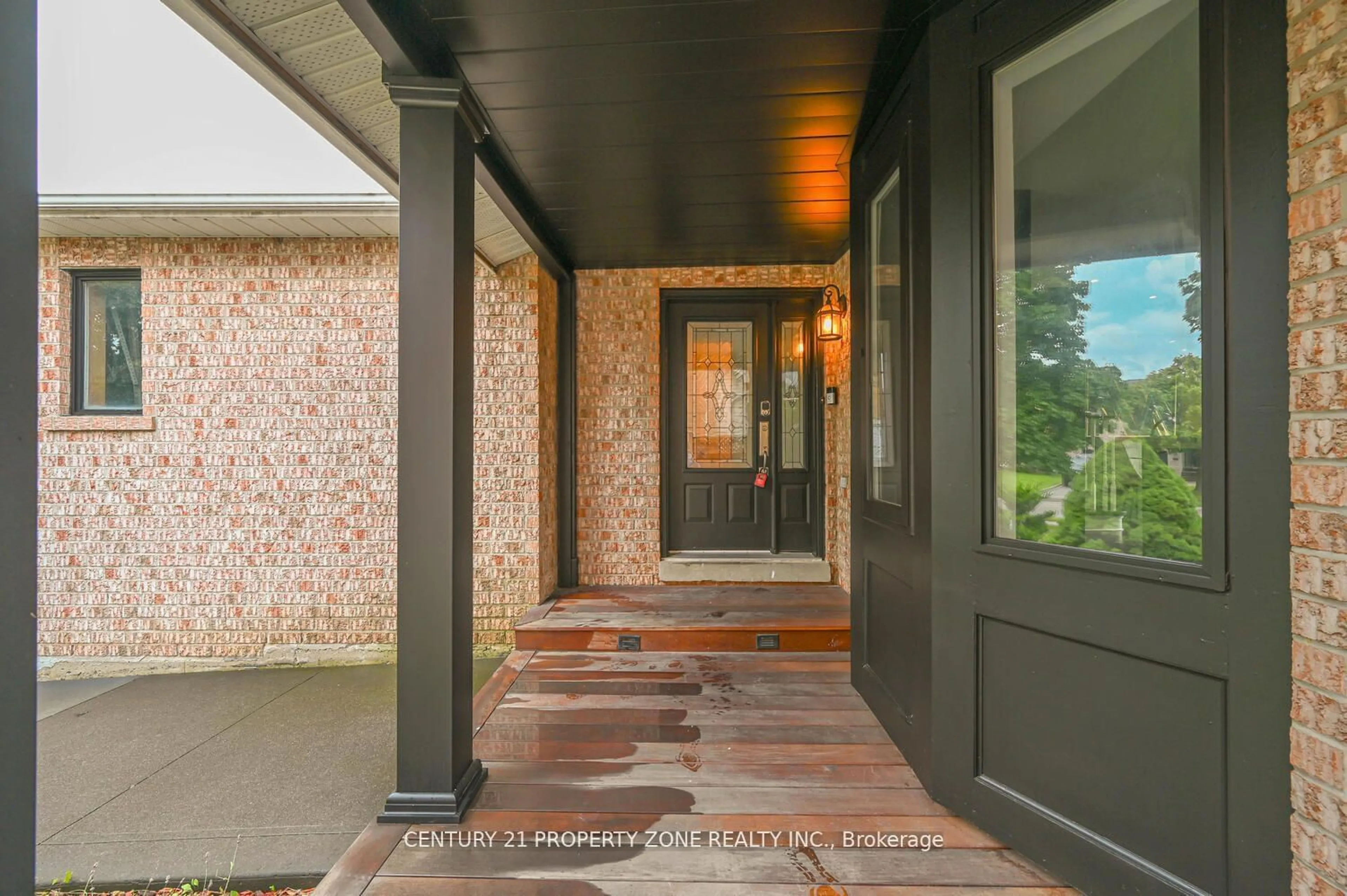 Indoor entryway, wood floors for 22 Lockwood Rd, Brampton Ontario L6Y 4T7