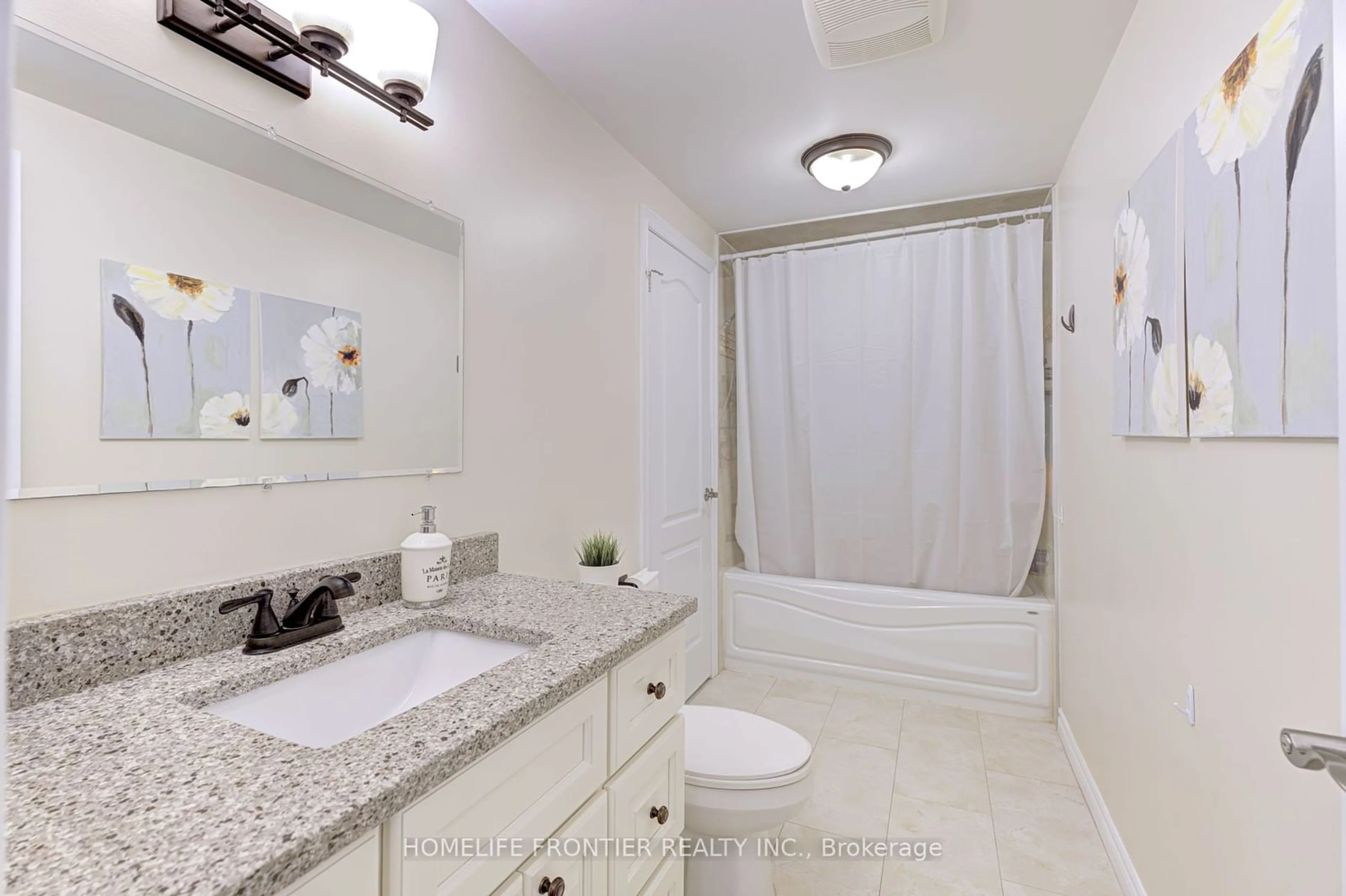 Standard bathroom, ceramic floors for 358 Woodlawn Cres, Milton Ontario L9T 4T5