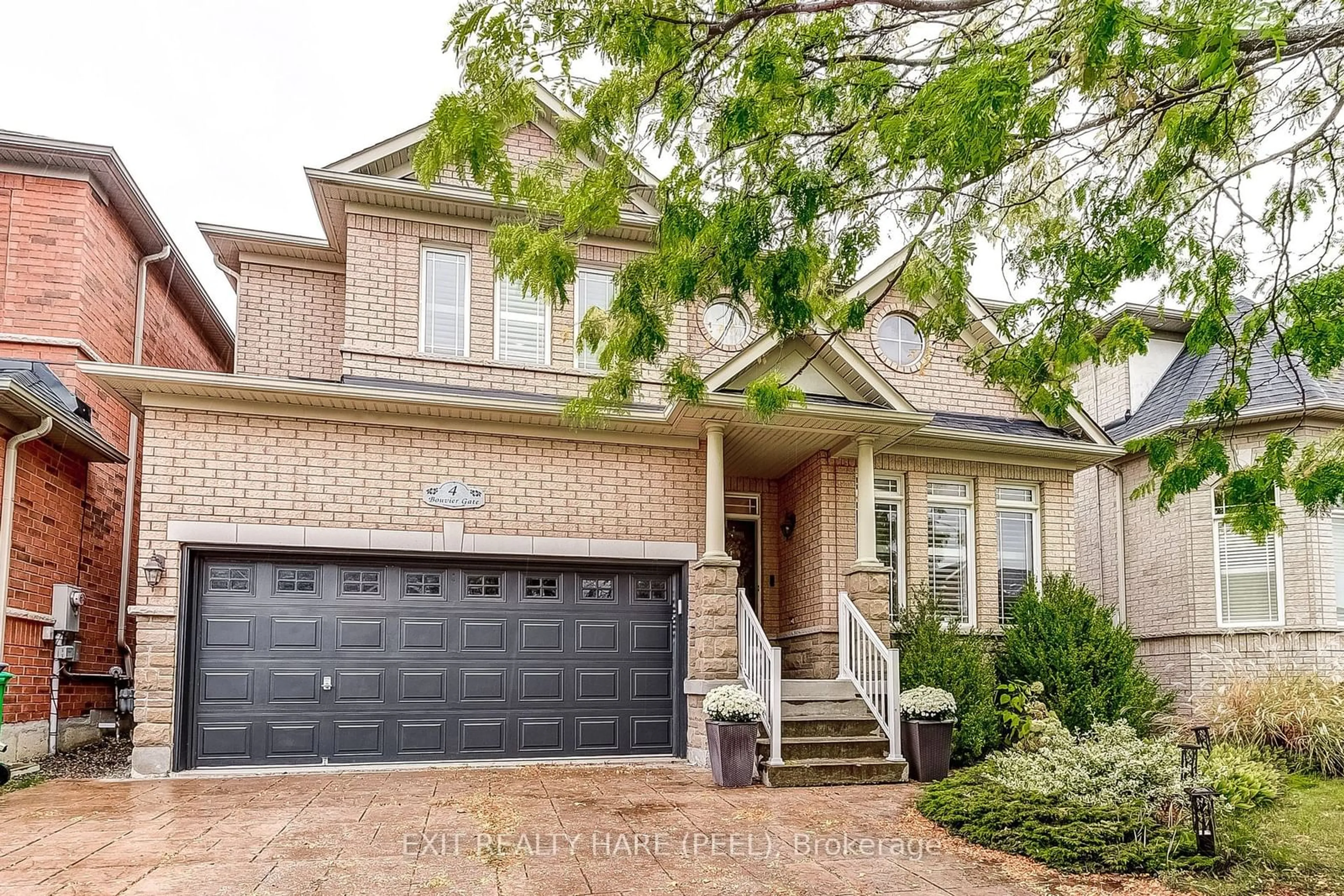 Home with brick exterior material for 4 Bouvier Gate, Brampton Ontario L7A 3T3