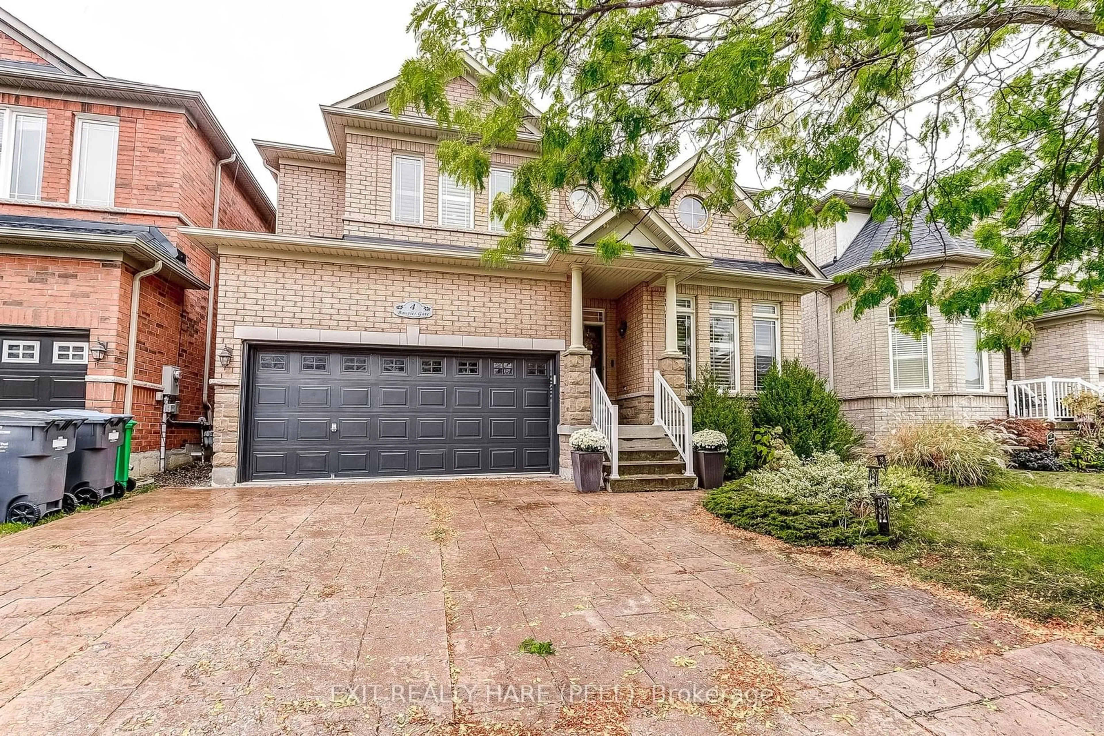 Home with brick exterior material for 4 Bouvier Gate, Brampton Ontario L7A 3T3