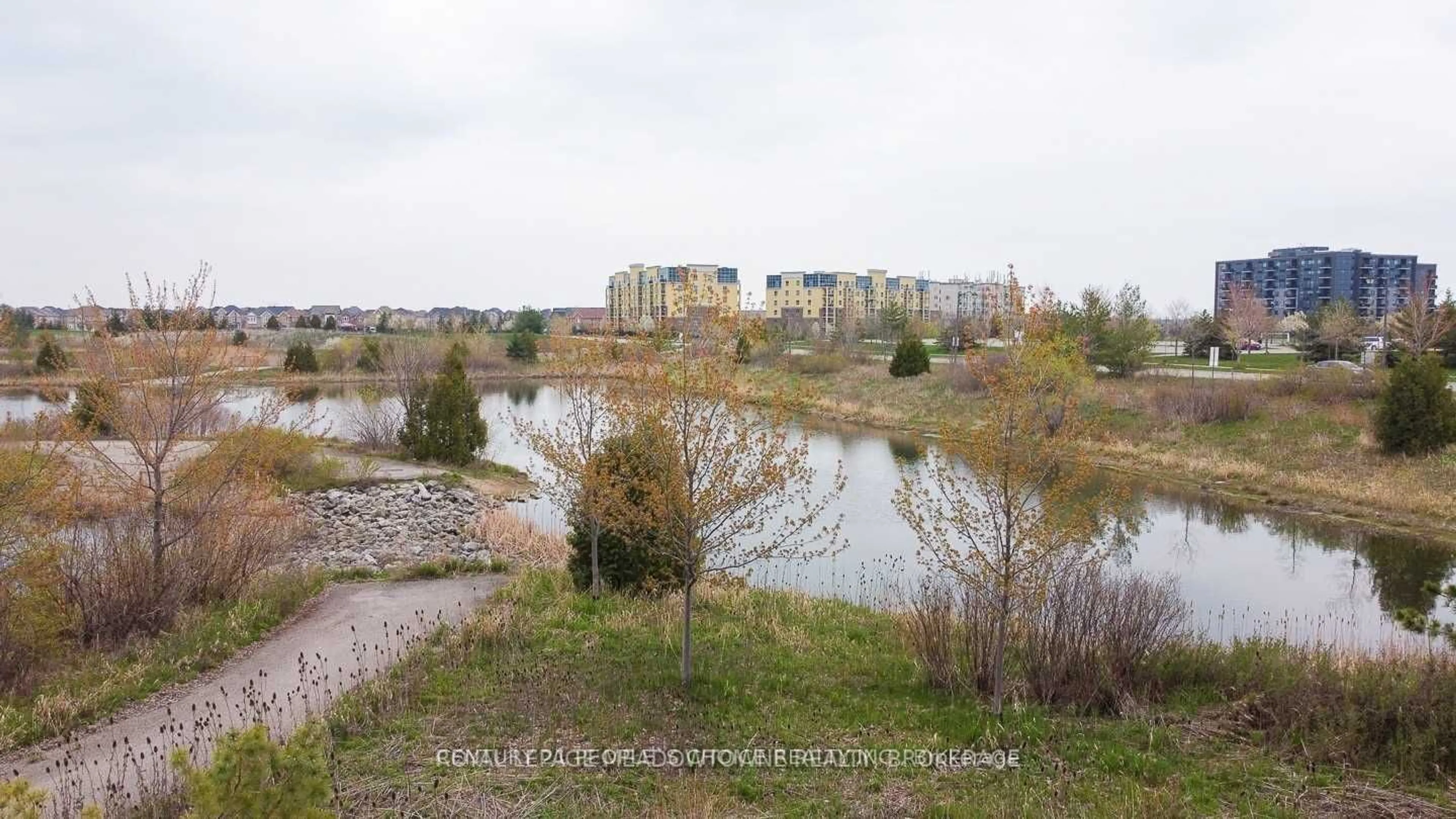 A pic from exterior of the house or condo, the view of lake or river for 1090 Tupper Dr, Milton Ontario L9T 0A8